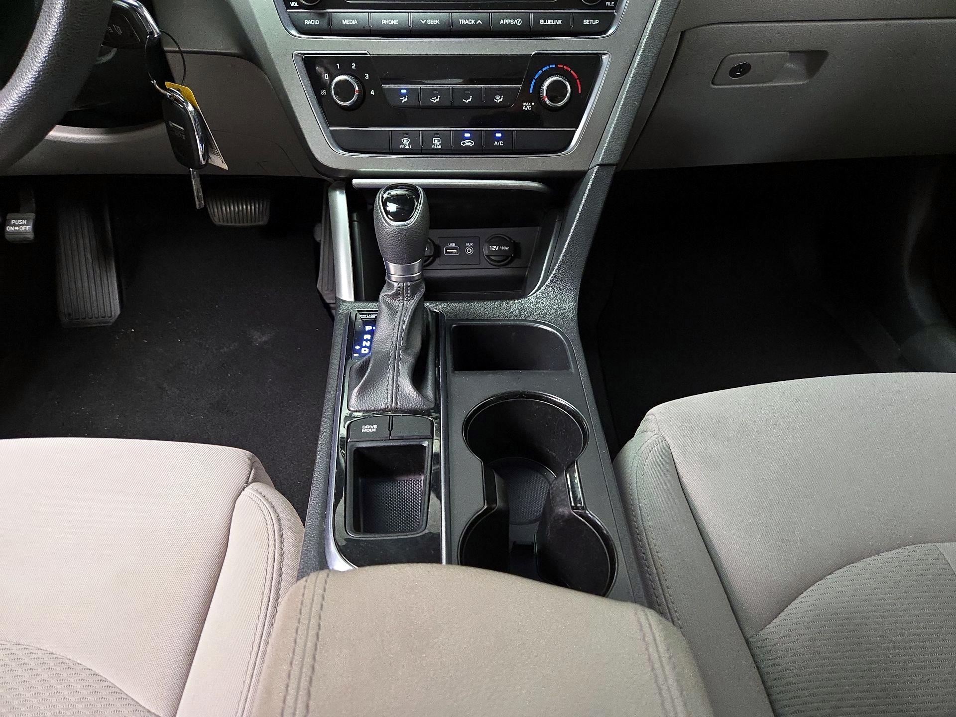 Thumbnail: 2016 Hyundai Sonata - 17