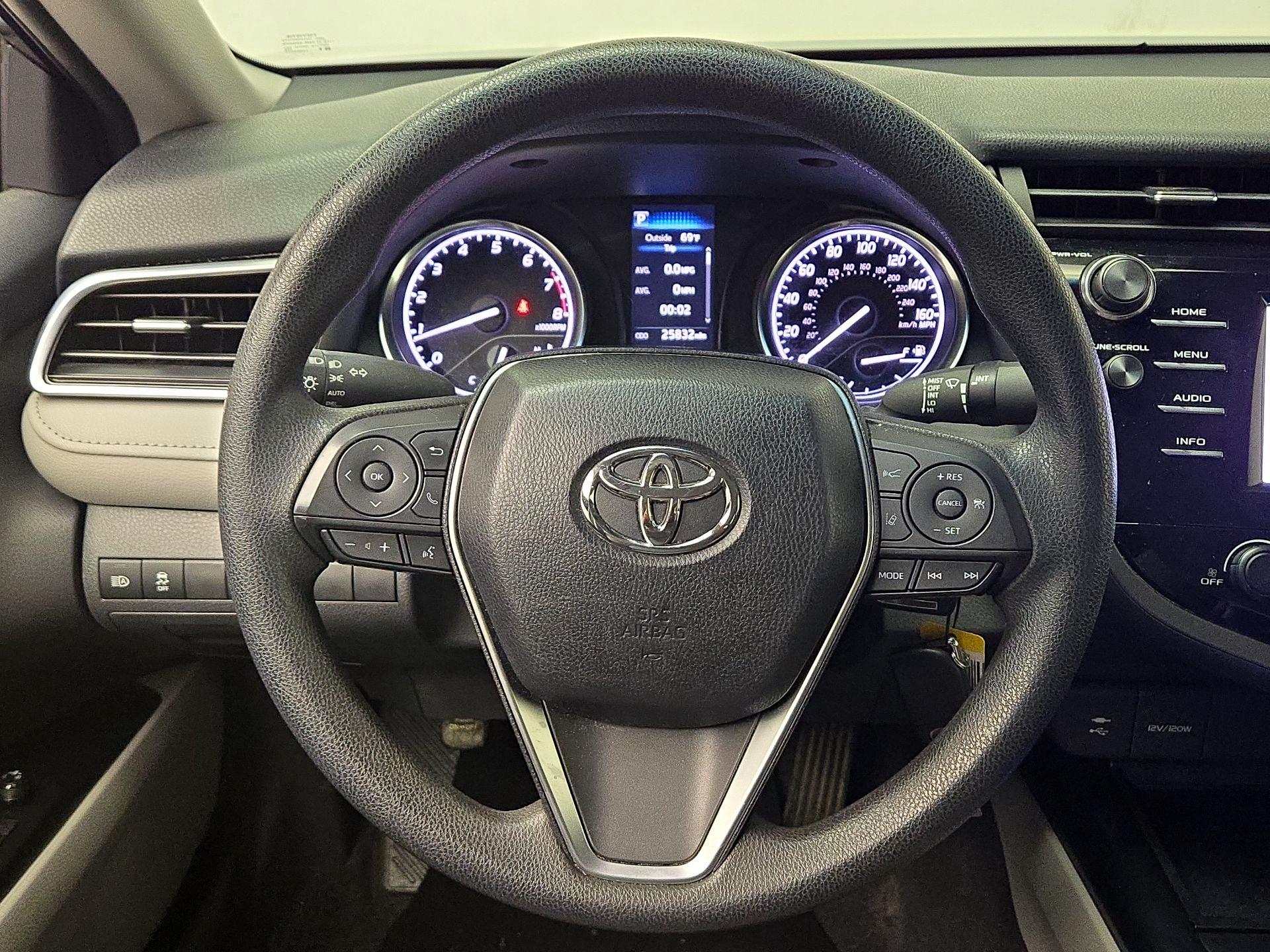 Thumbnail: 2018 Toyota Camry - 10