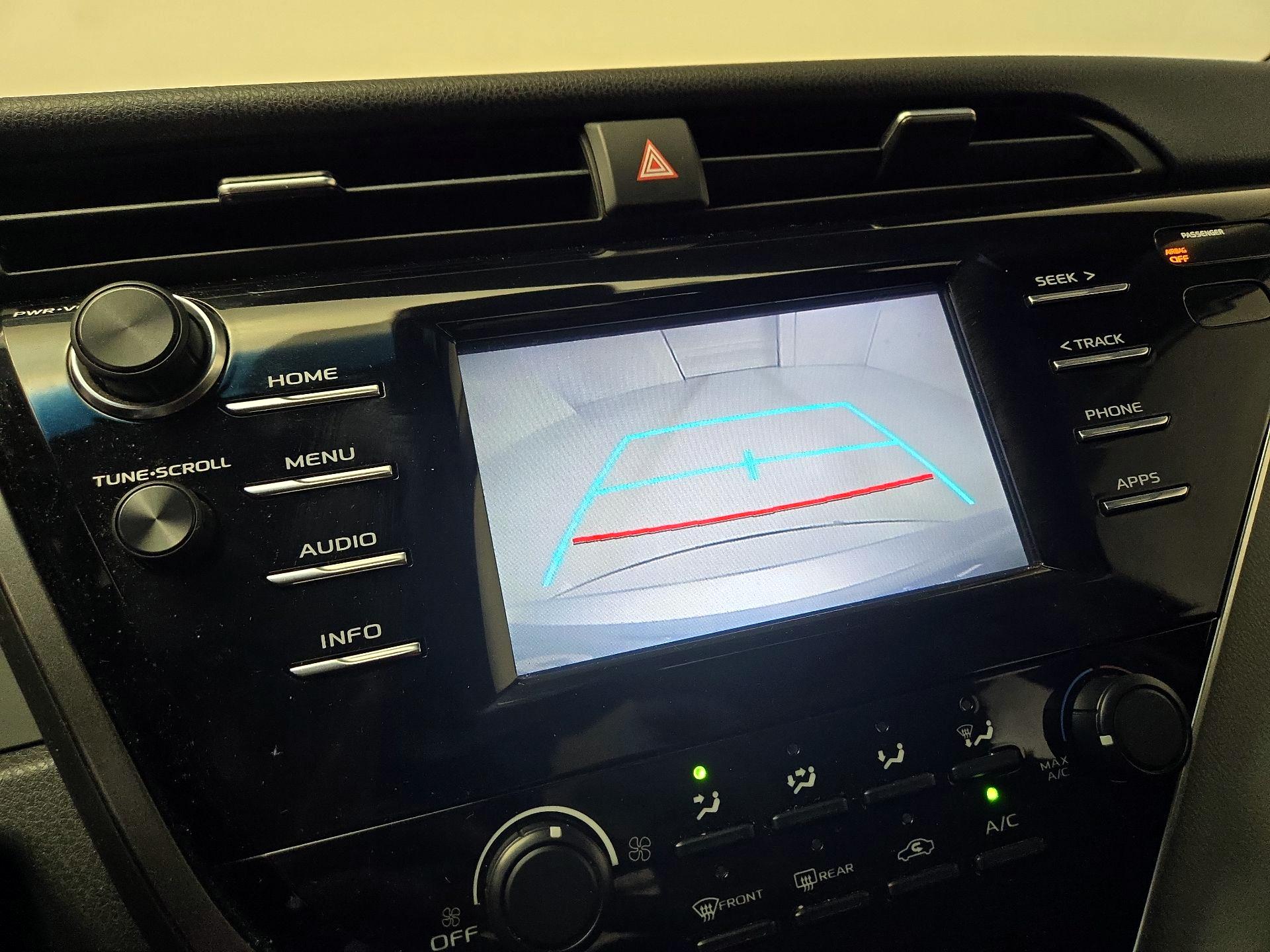 Thumbnail: 2018 Toyota Camry - 14