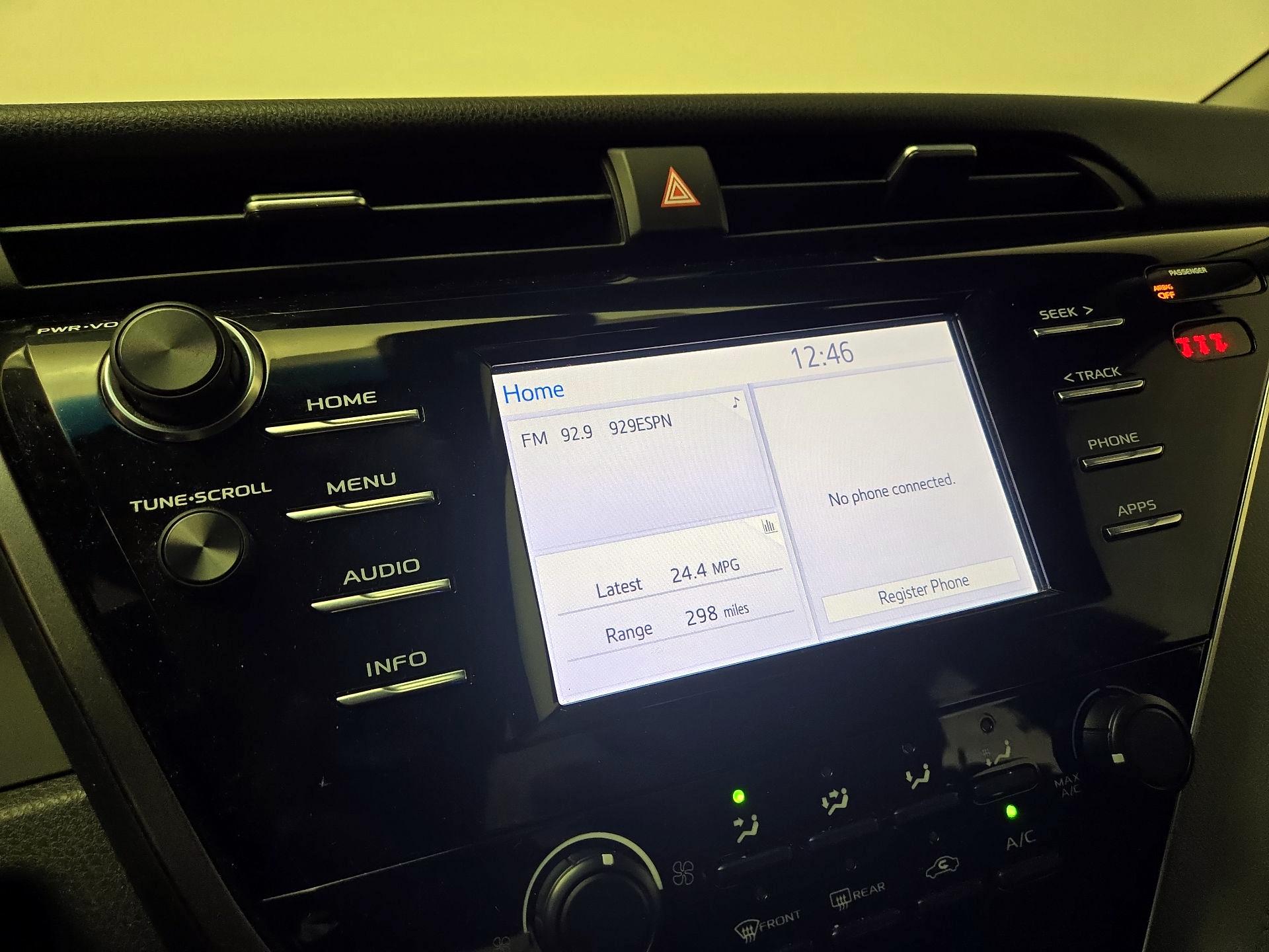 Thumbnail: 2018 Toyota Camry - 15