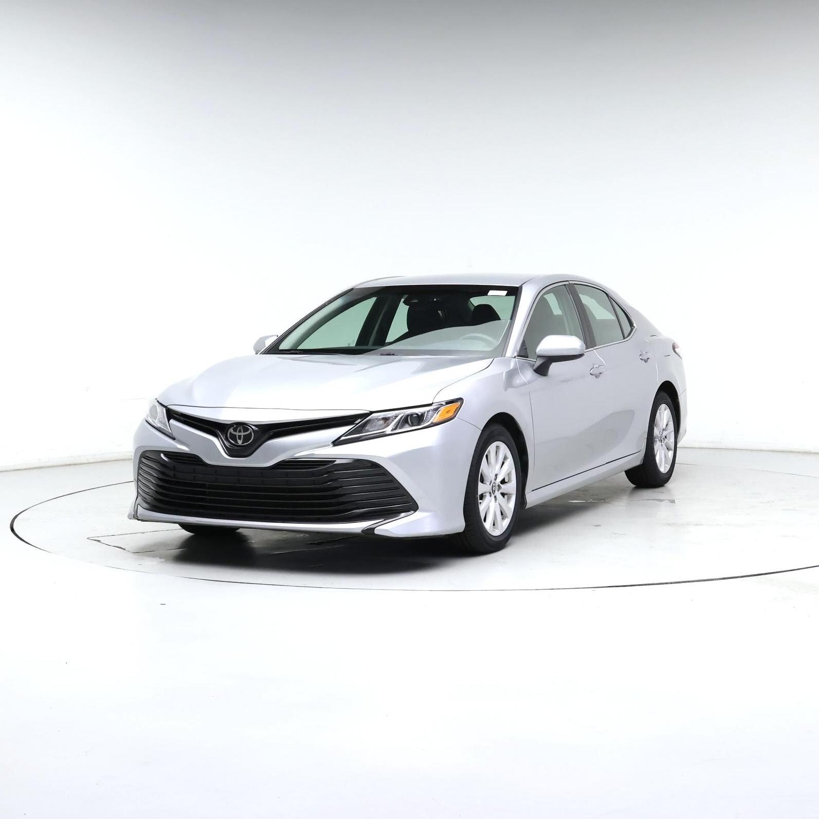 Thumbnail: 2018 Toyota Camry - 4