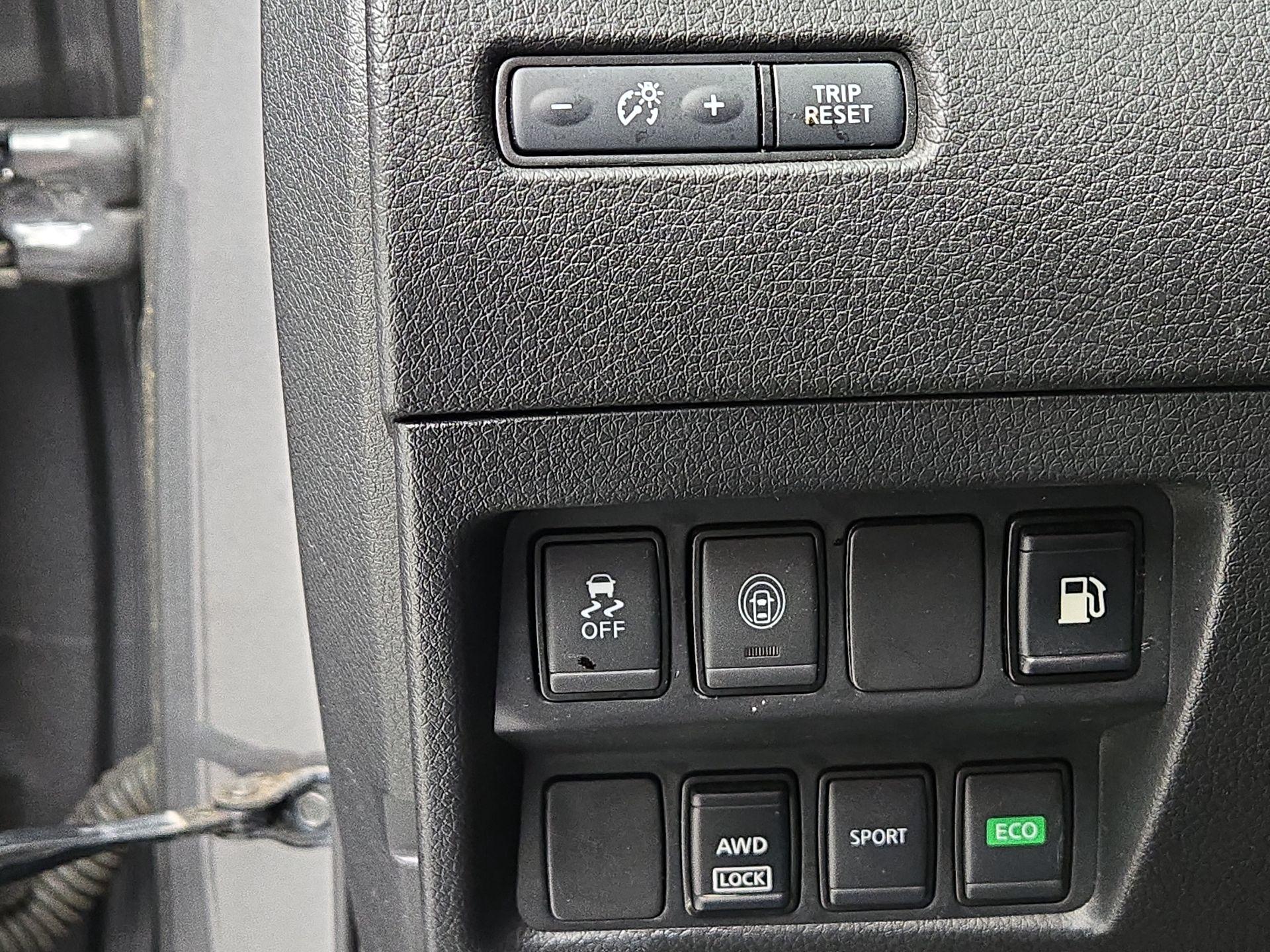 Thumbnail: 2020 Nissan Rogue - 13