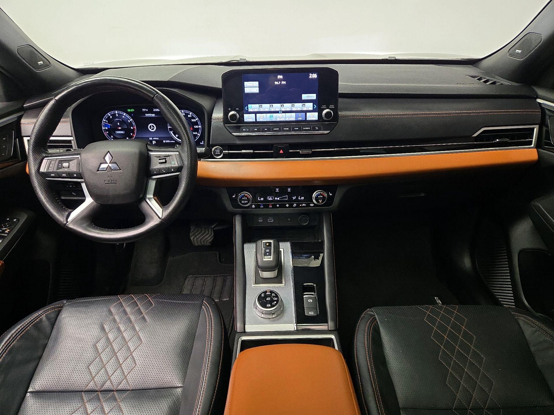 Thumbnail: 2022 Mitsubishi Outlander - 9