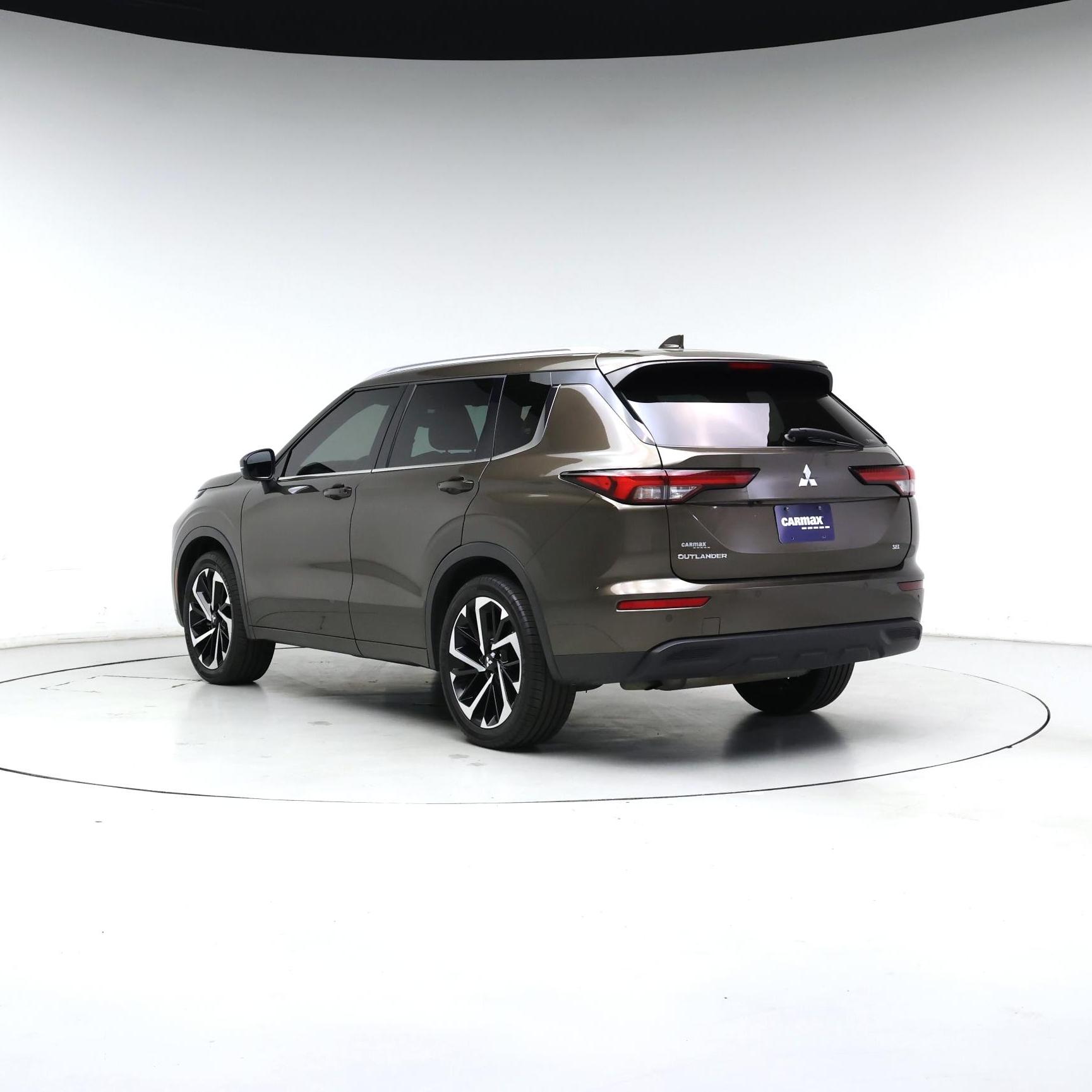 Thumbnail: 2022 Mitsubishi Outlander - 2