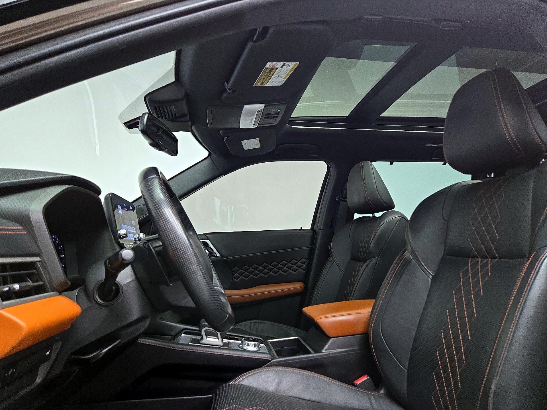 Thumbnail: 2022 Mitsubishi Outlander - 20