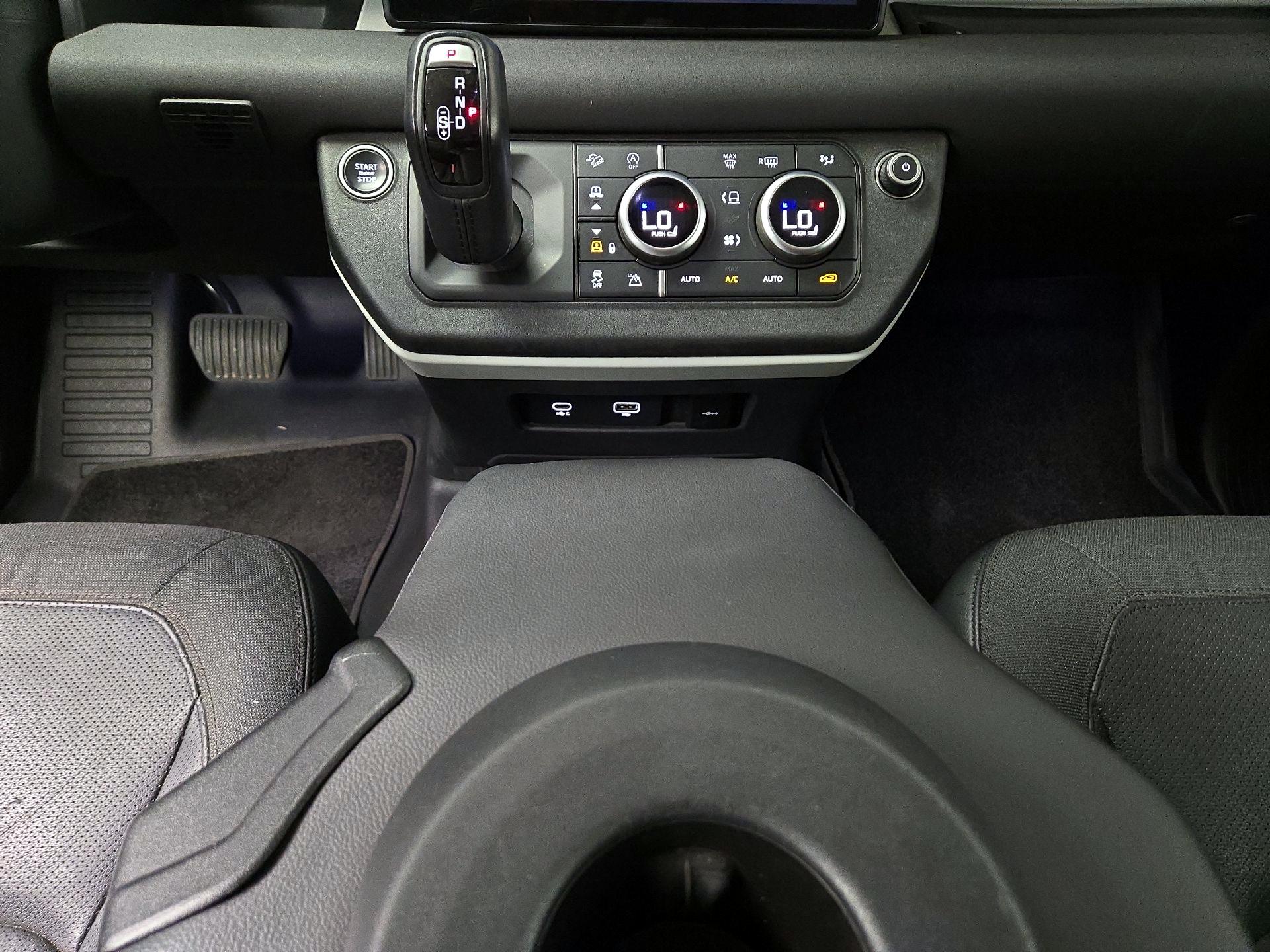 Thumbnail: 2021 Land Rover Defender - 18