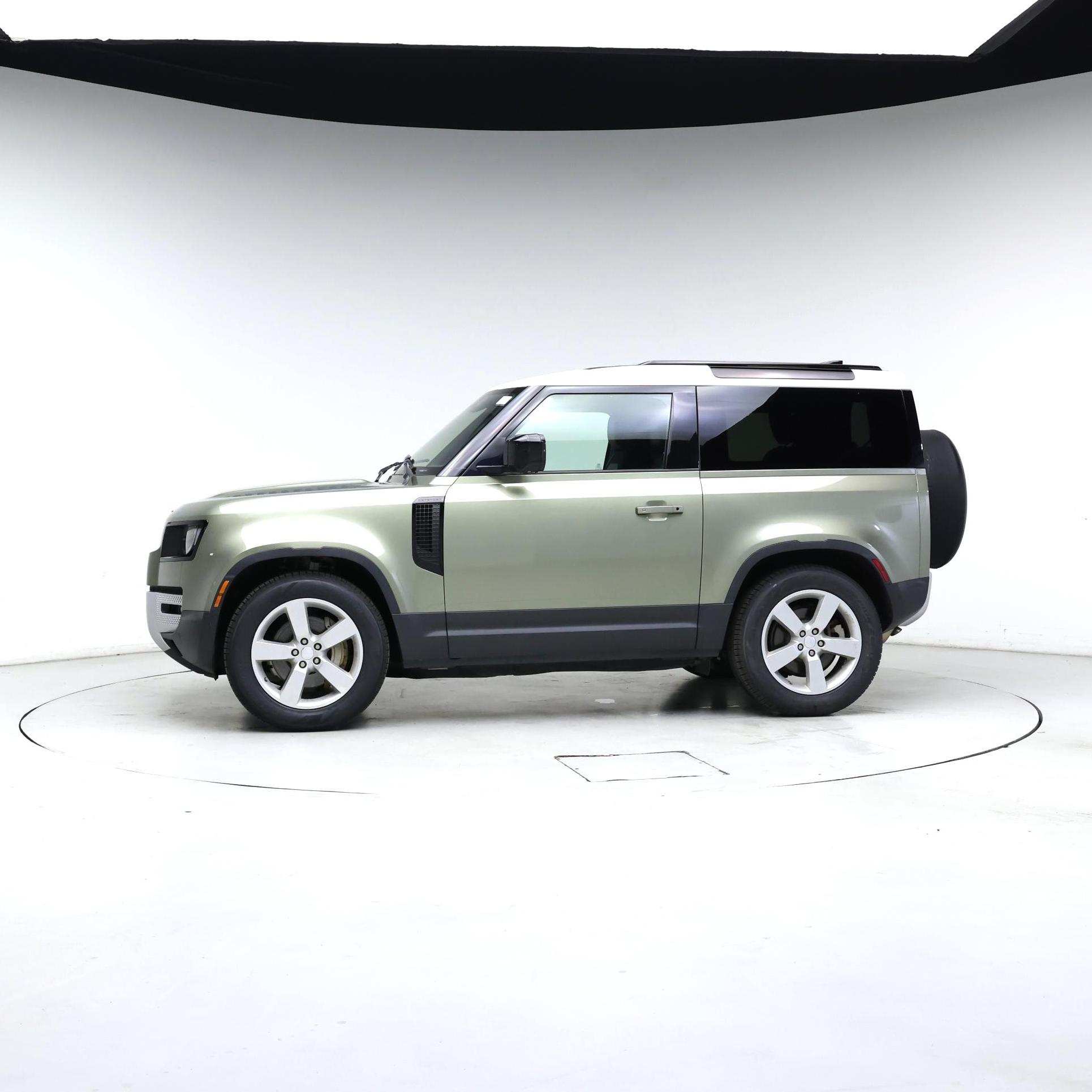 Thumbnail: 2021 Land Rover Defender - 3