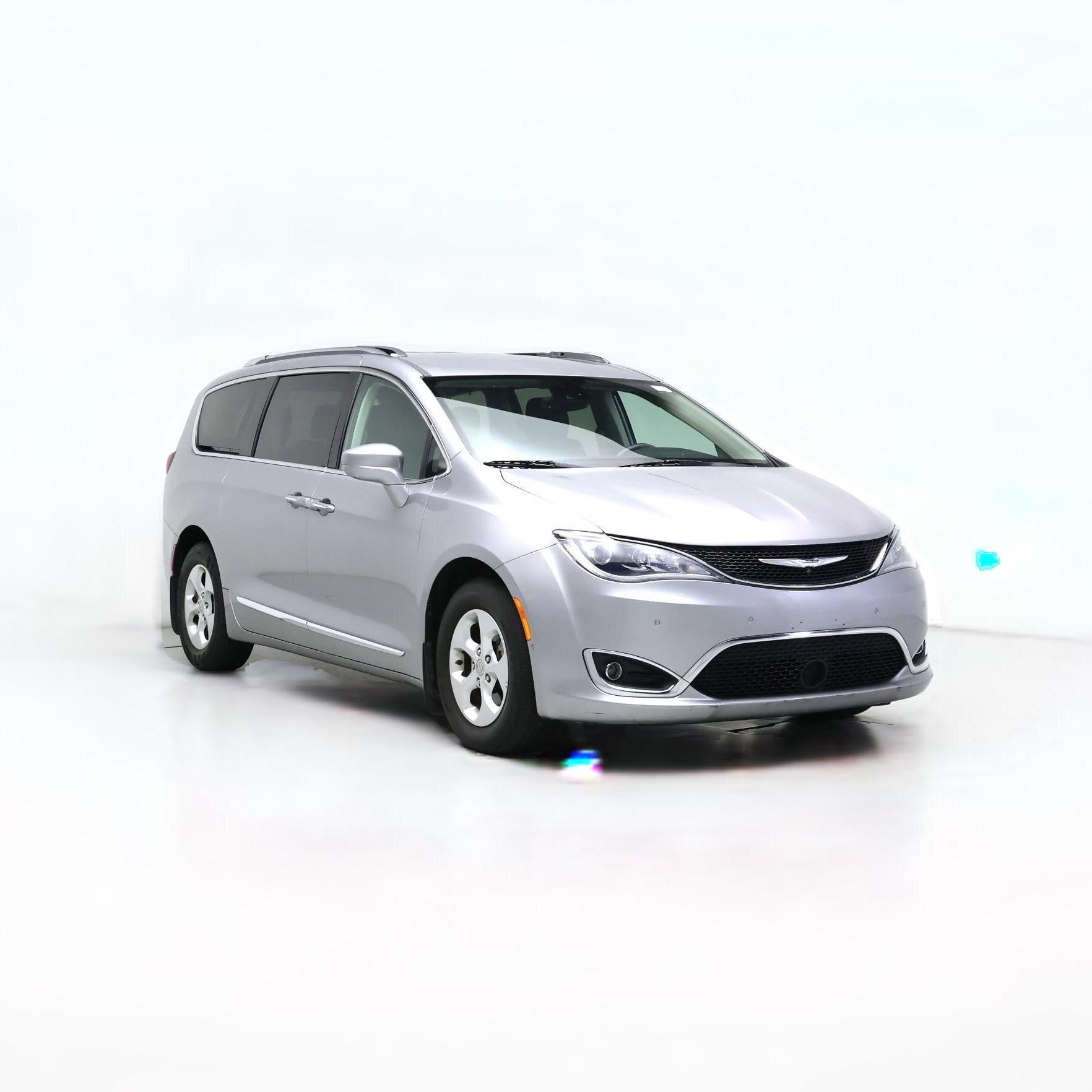 Thumbnail: 2017 Chrysler Pacifica - 1