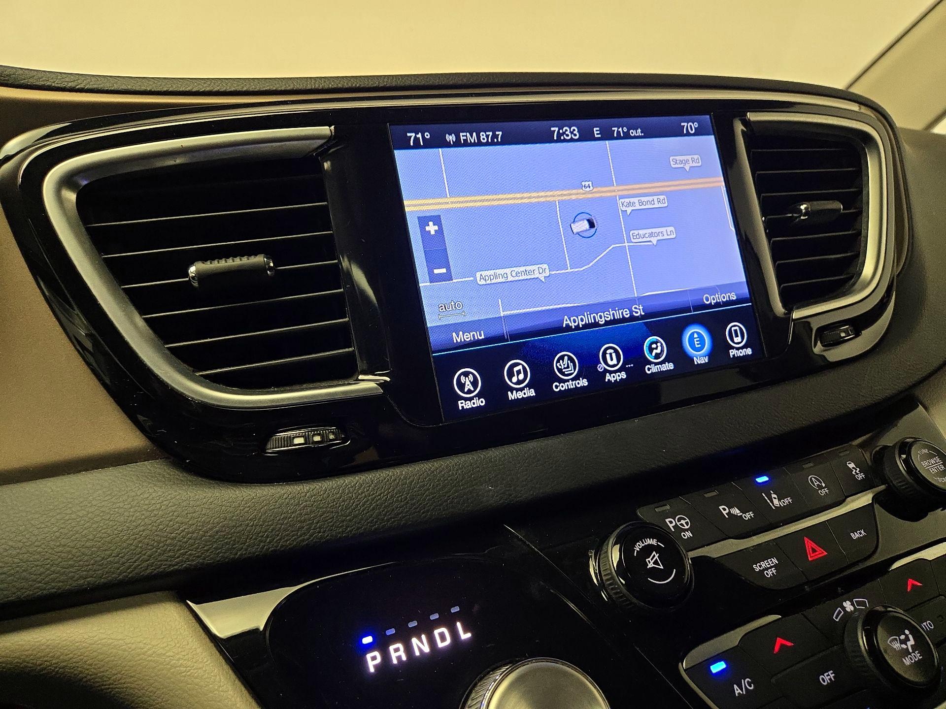 Thumbnail: 2017 Chrysler Pacifica - 14