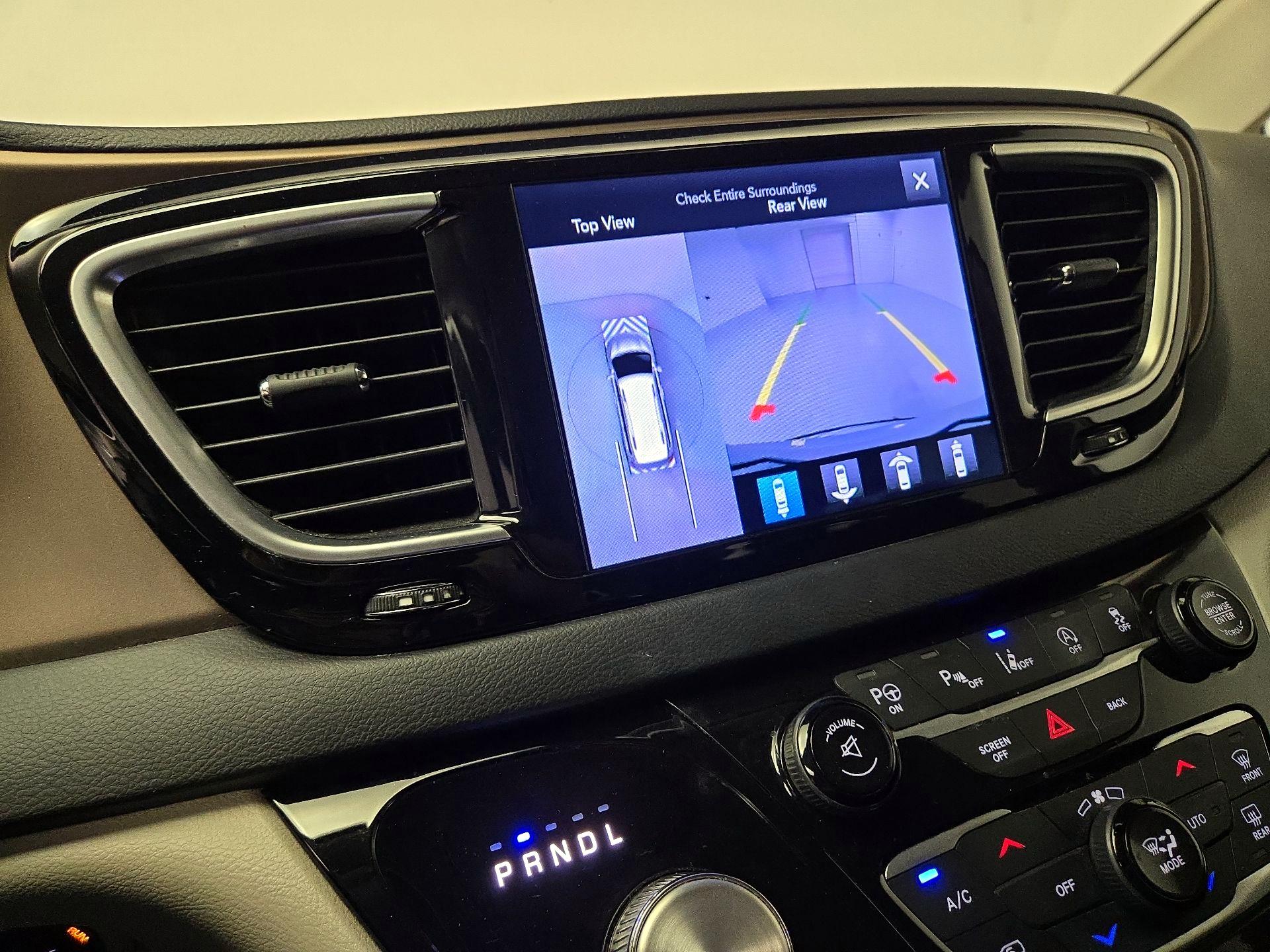 Thumbnail: 2017 Chrysler Pacifica - 15