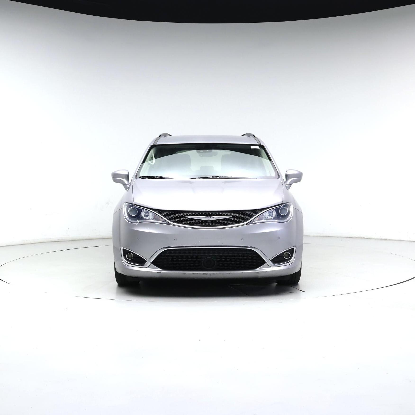 Thumbnail: 2017 Chrysler Pacifica - 5
