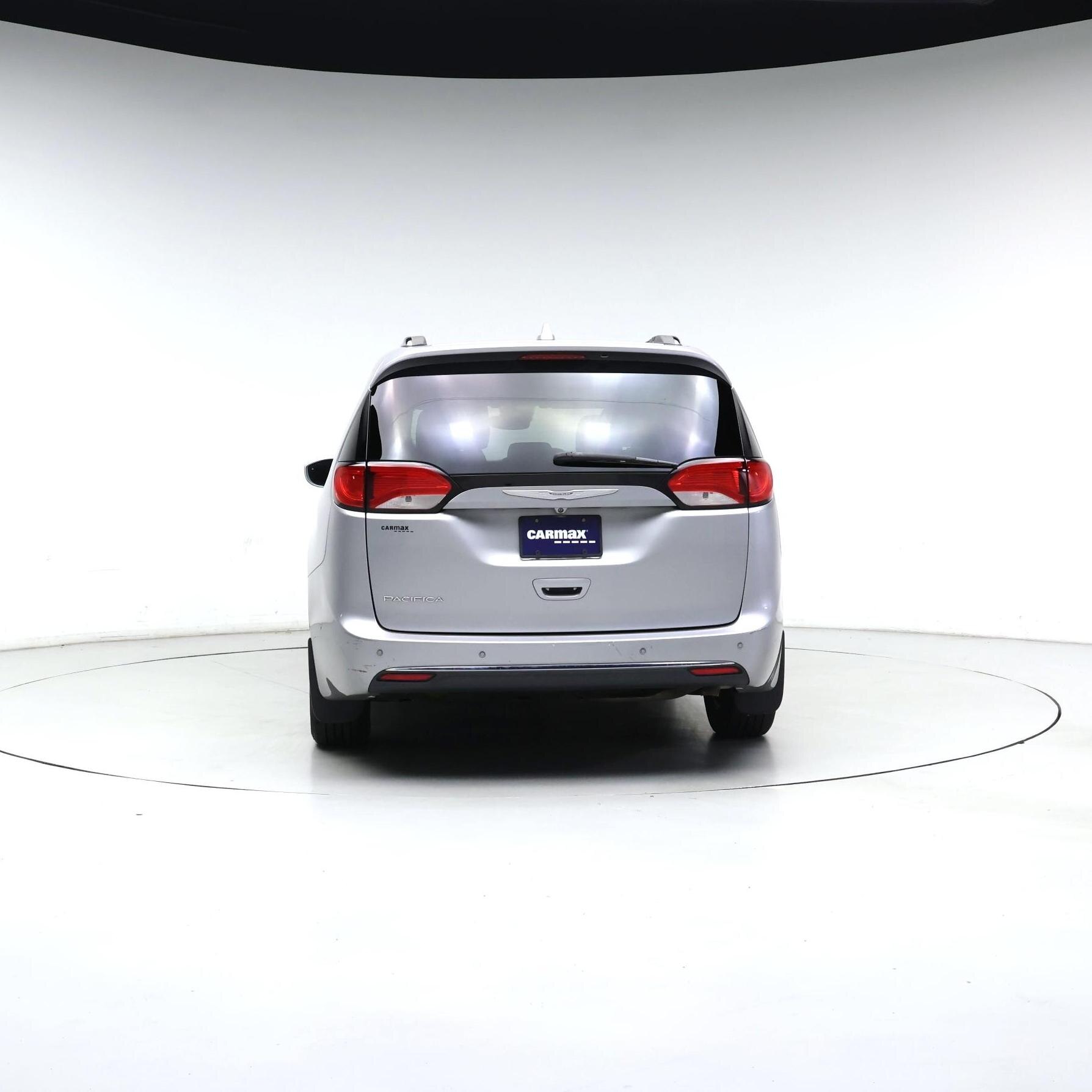 Thumbnail: 2017 Chrysler Pacifica - 6