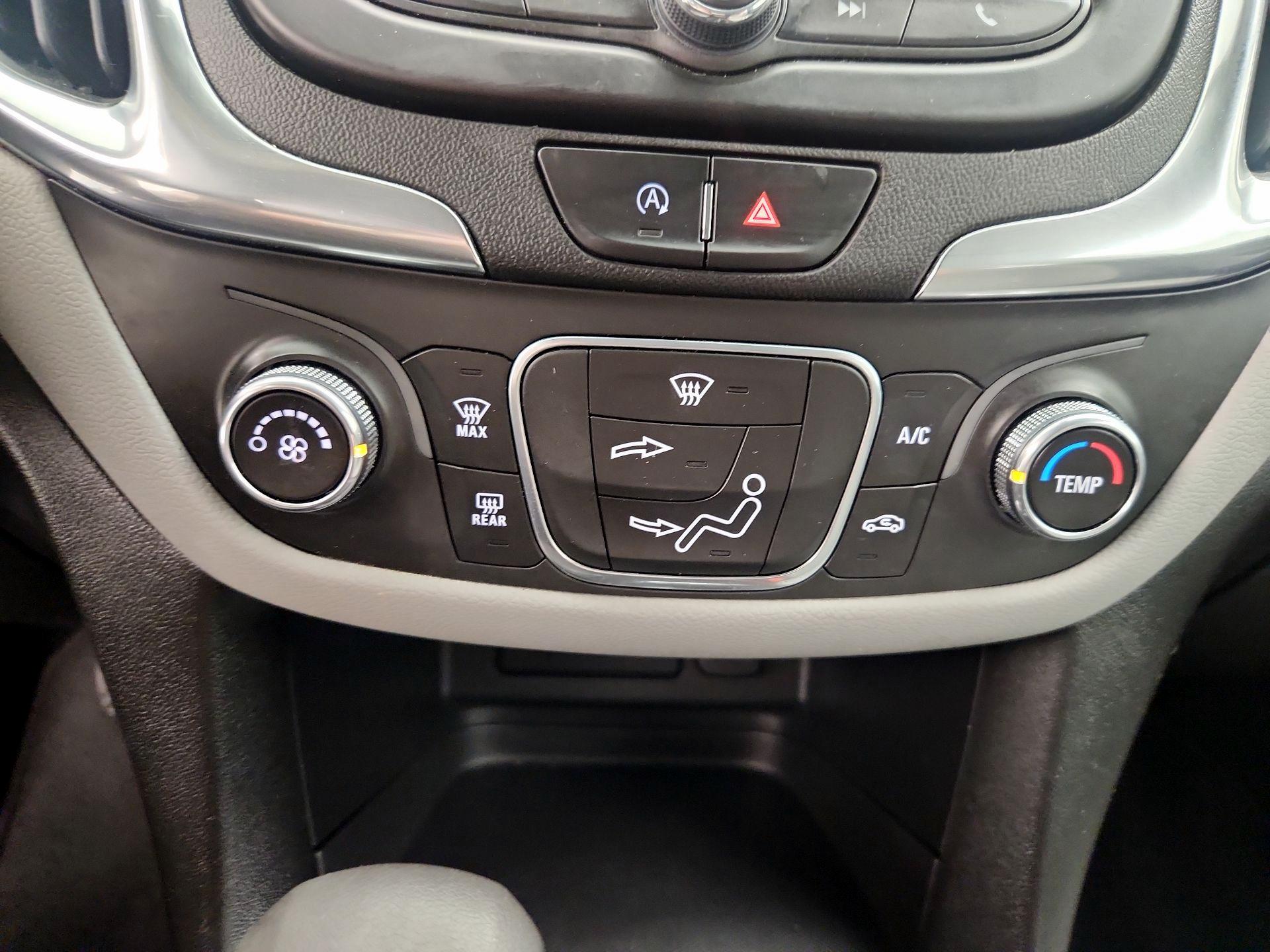 Thumbnail: 2022 Chevrolet Equinox - 16