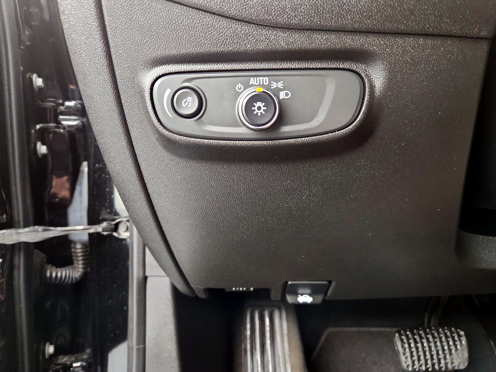 Thumbnail: 2022 Chevrolet Equinox - 13