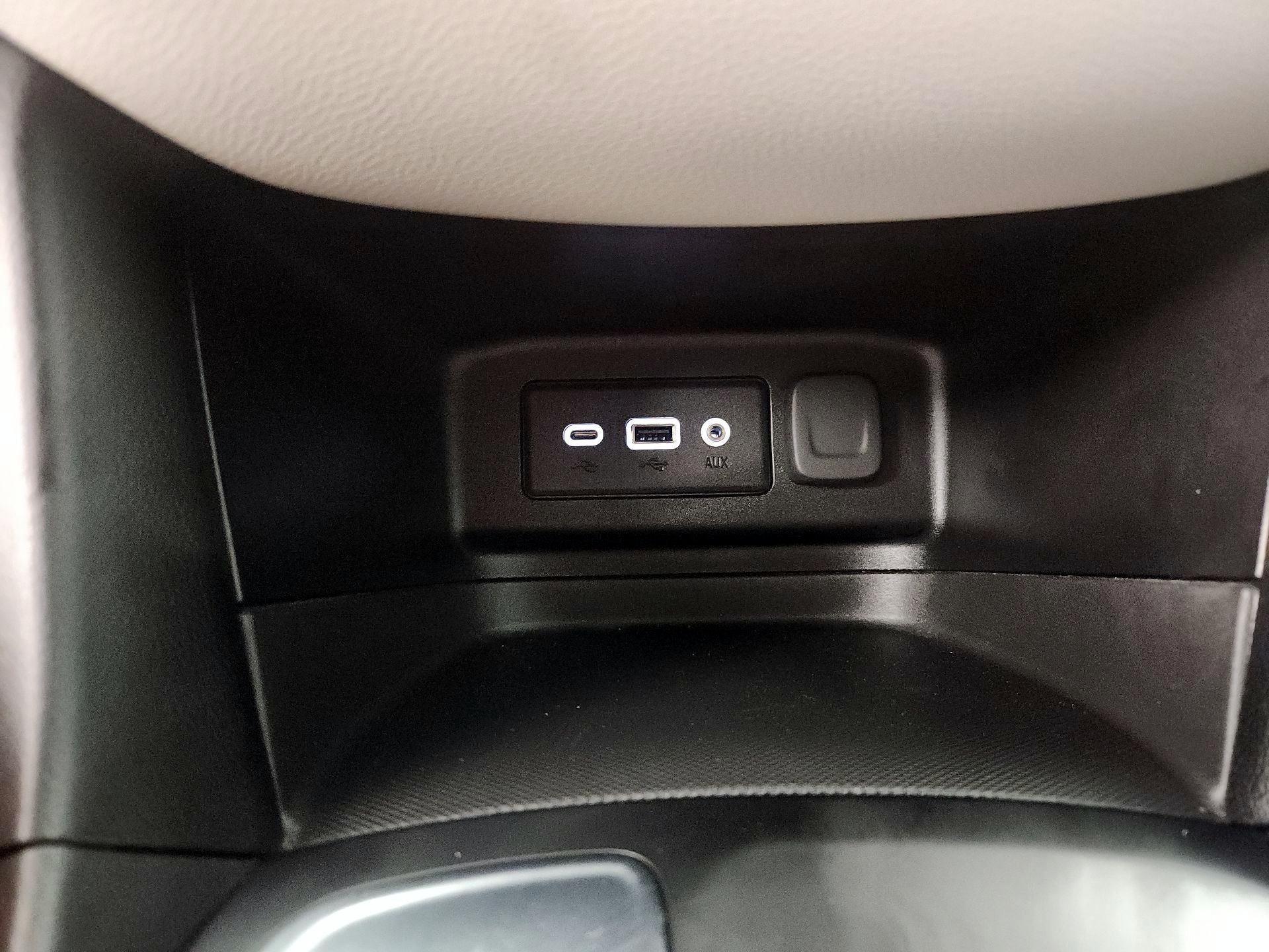 Thumbnail: 2022 Chevrolet Equinox - 18