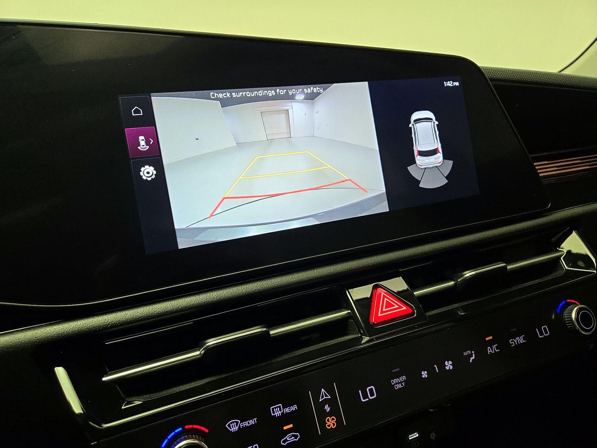 Thumbnail: 2023 Kia Niro - 15