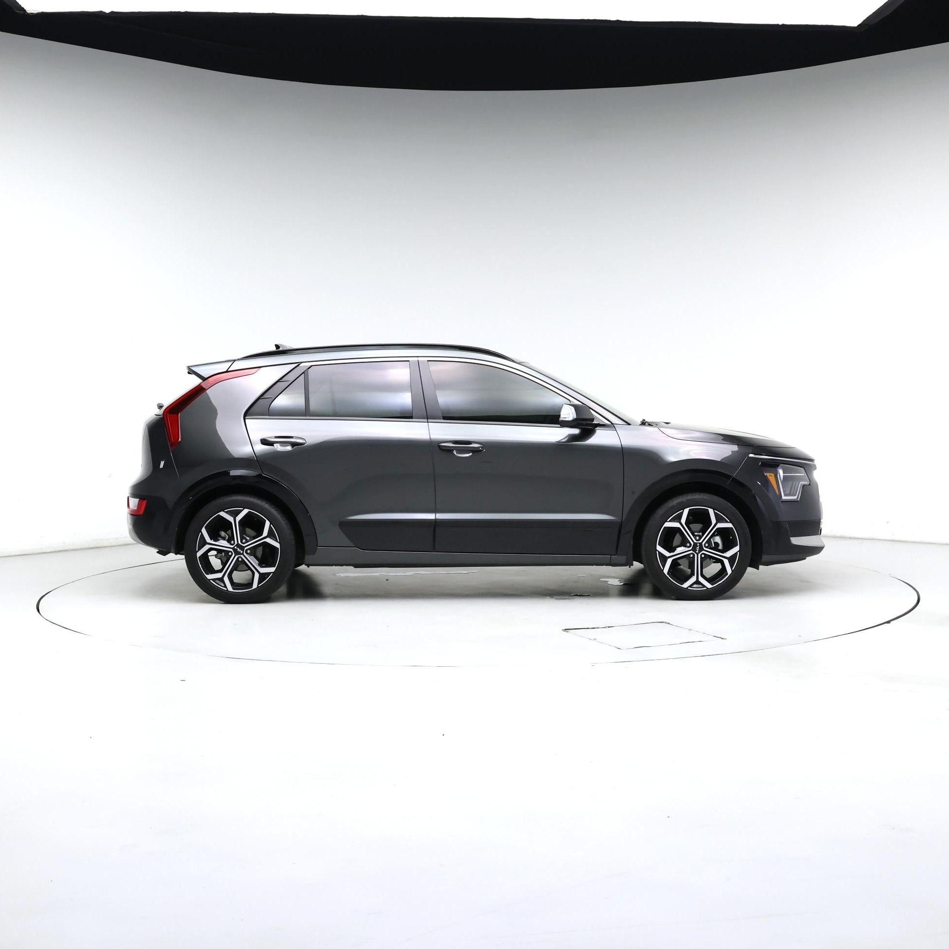 Thumbnail: 2023 Kia Niro - 7