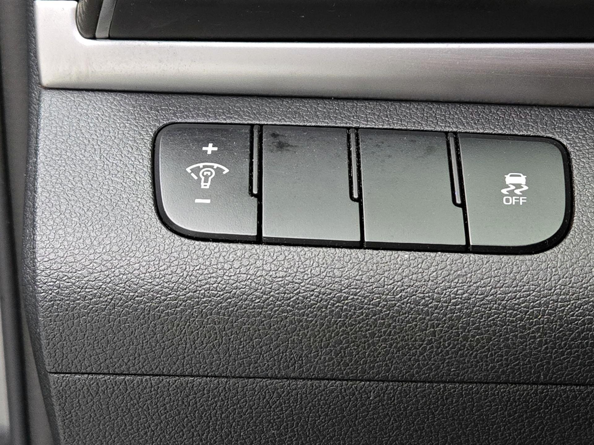 Thumbnail: 2019 Hyundai Elantra - 13