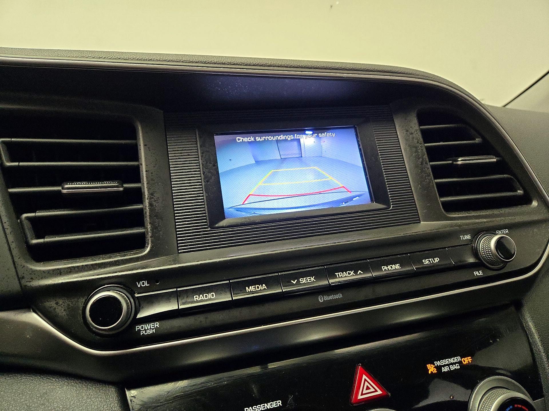 Thumbnail: 2019 Hyundai Elantra - 14