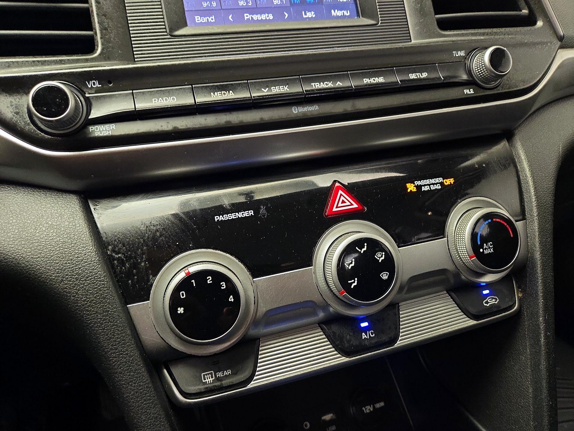 Thumbnail: 2019 Hyundai Elantra - 16