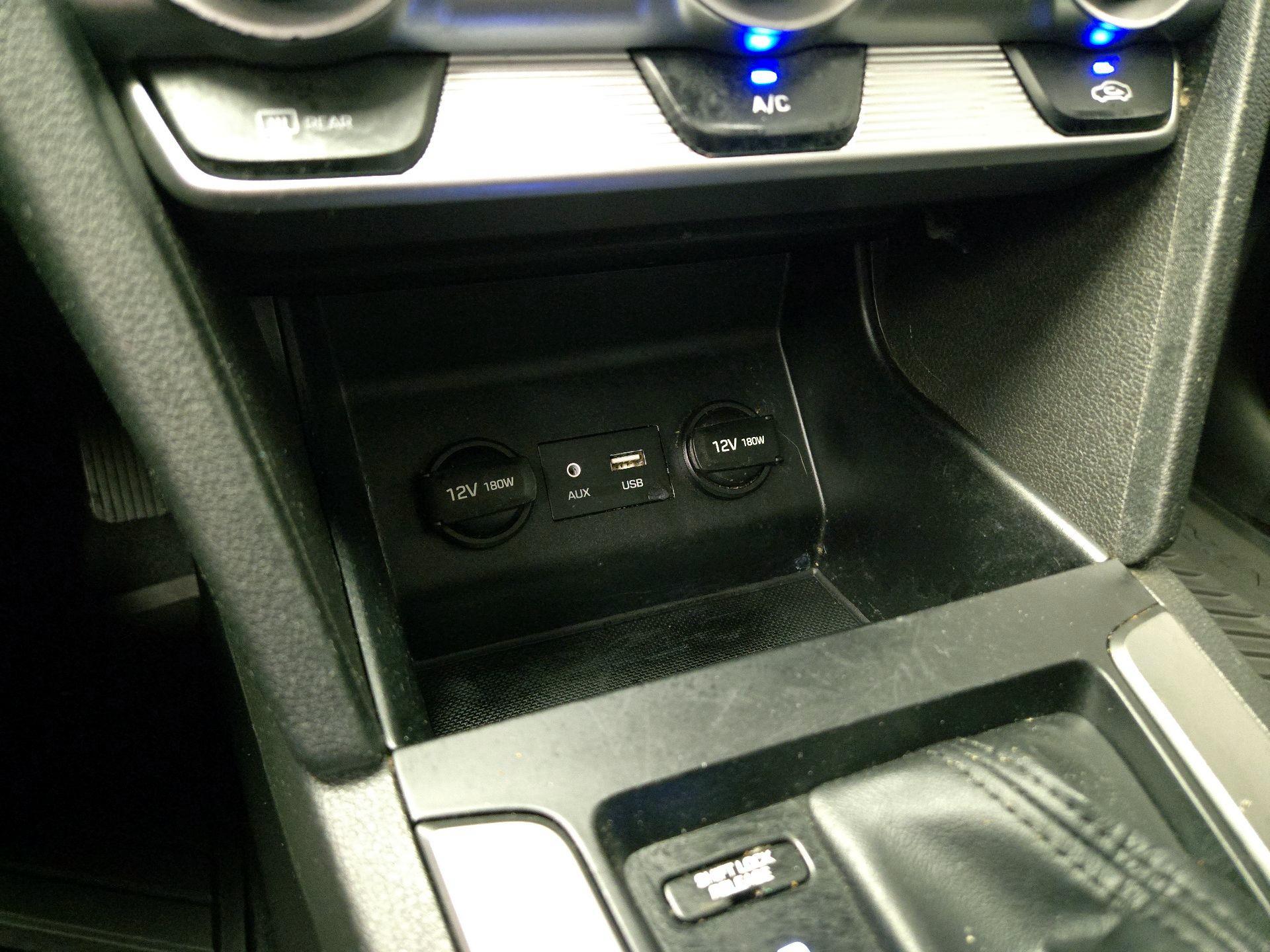 Thumbnail: 2019 Hyundai Elantra - 18