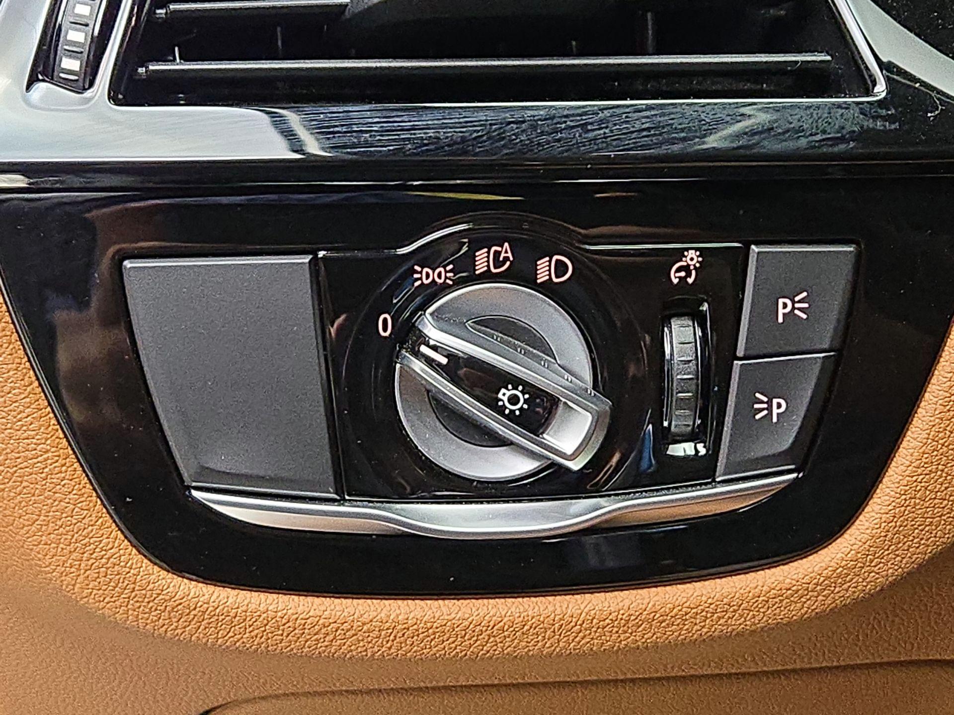 Thumbnail: 2021 BMW 5 Series - 13