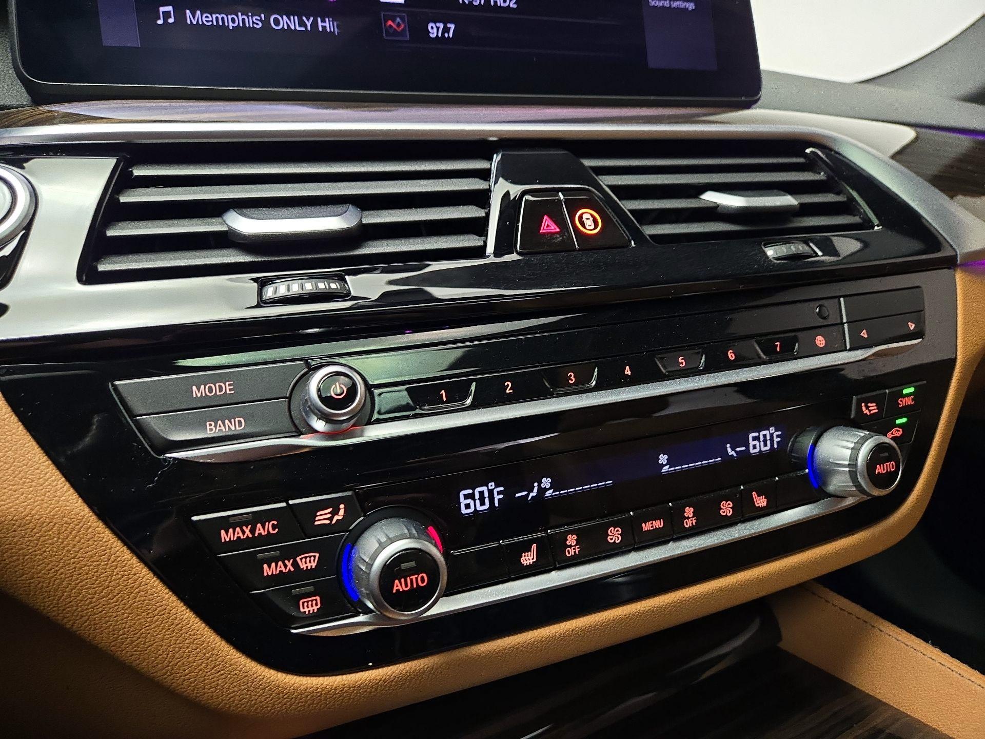 Thumbnail: 2021 BMW 5 Series - 17