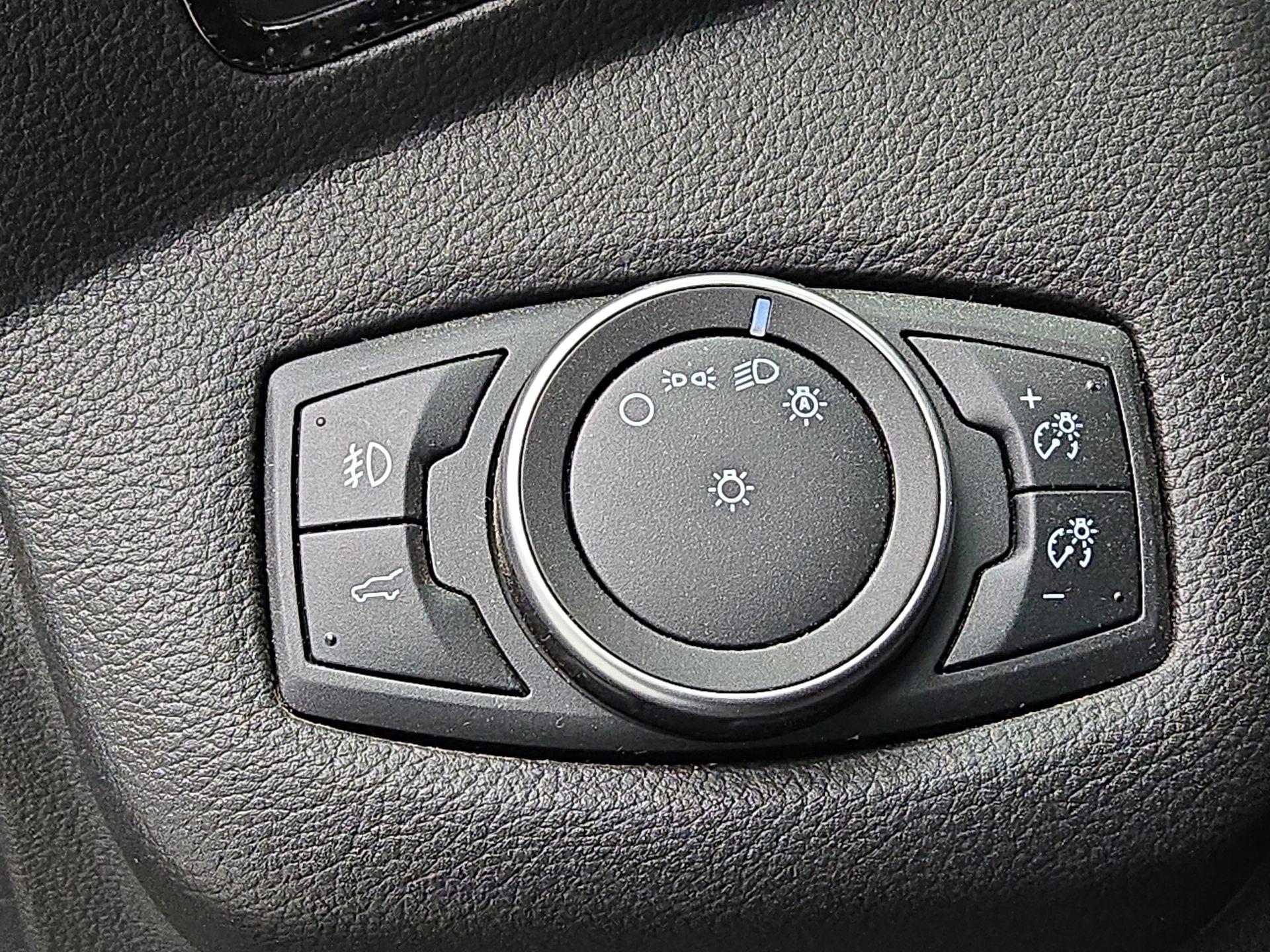 Thumbnail: 2018 Ford Escape - 13