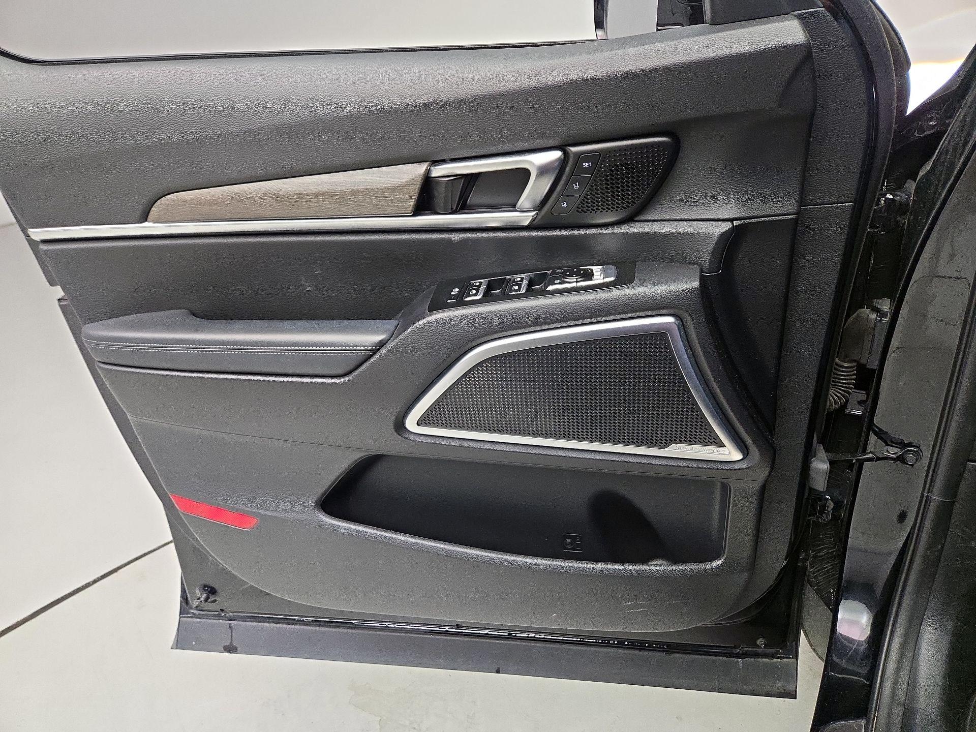 Thumbnail: 2020 Kia Telluride - 12