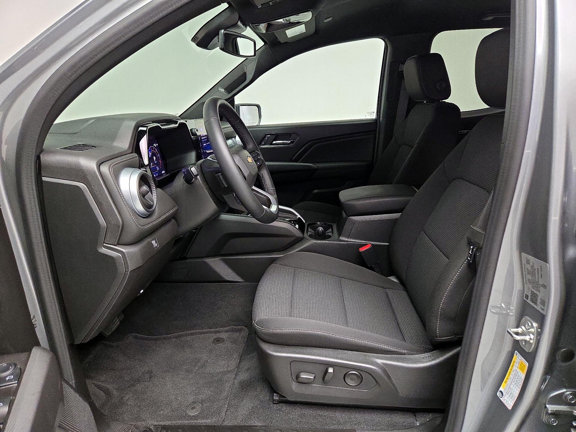 Thumbnail: 2025 Chevrolet Colorado - 11