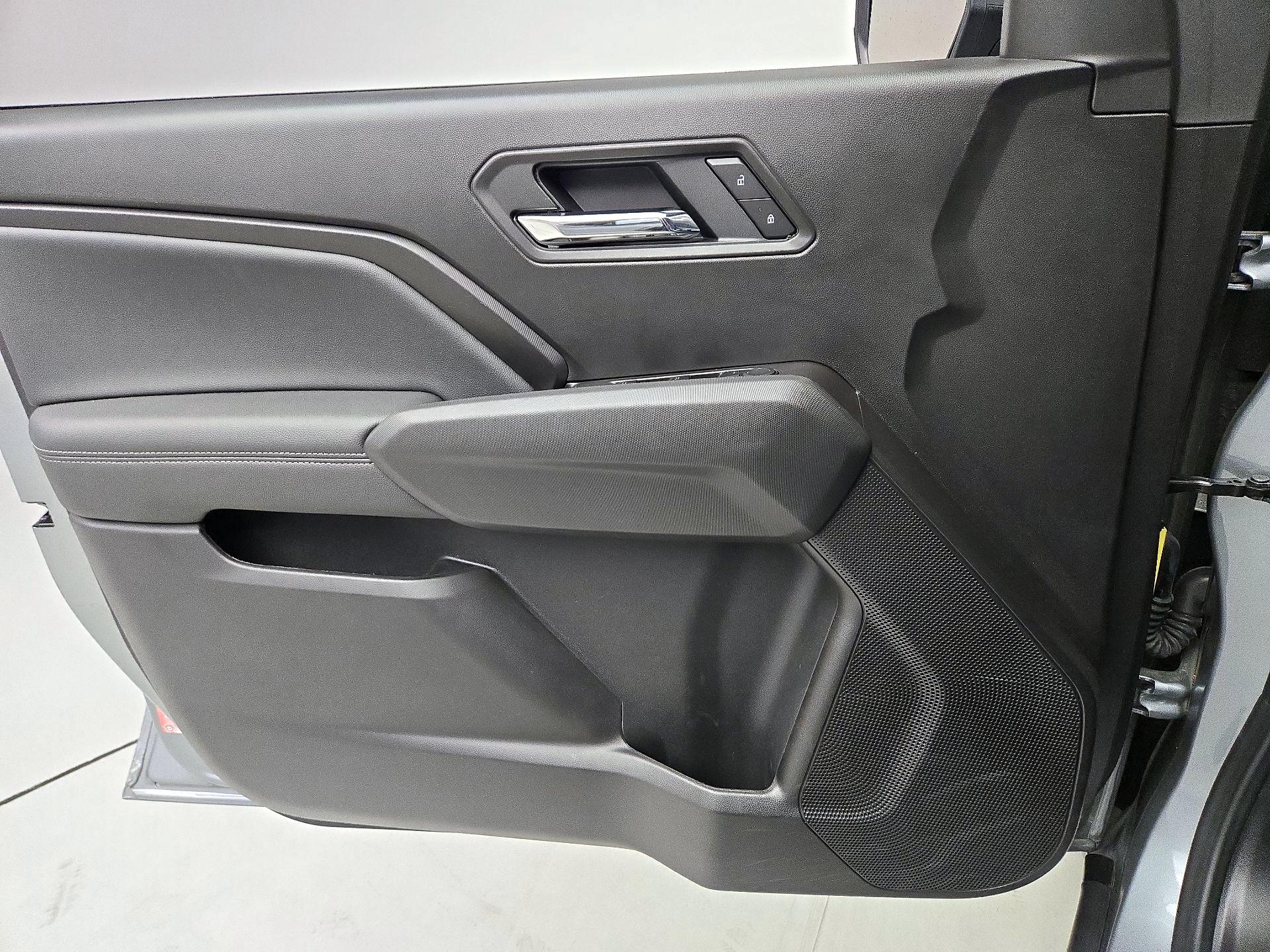 Thumbnail: 2025 Chevrolet Colorado - 12