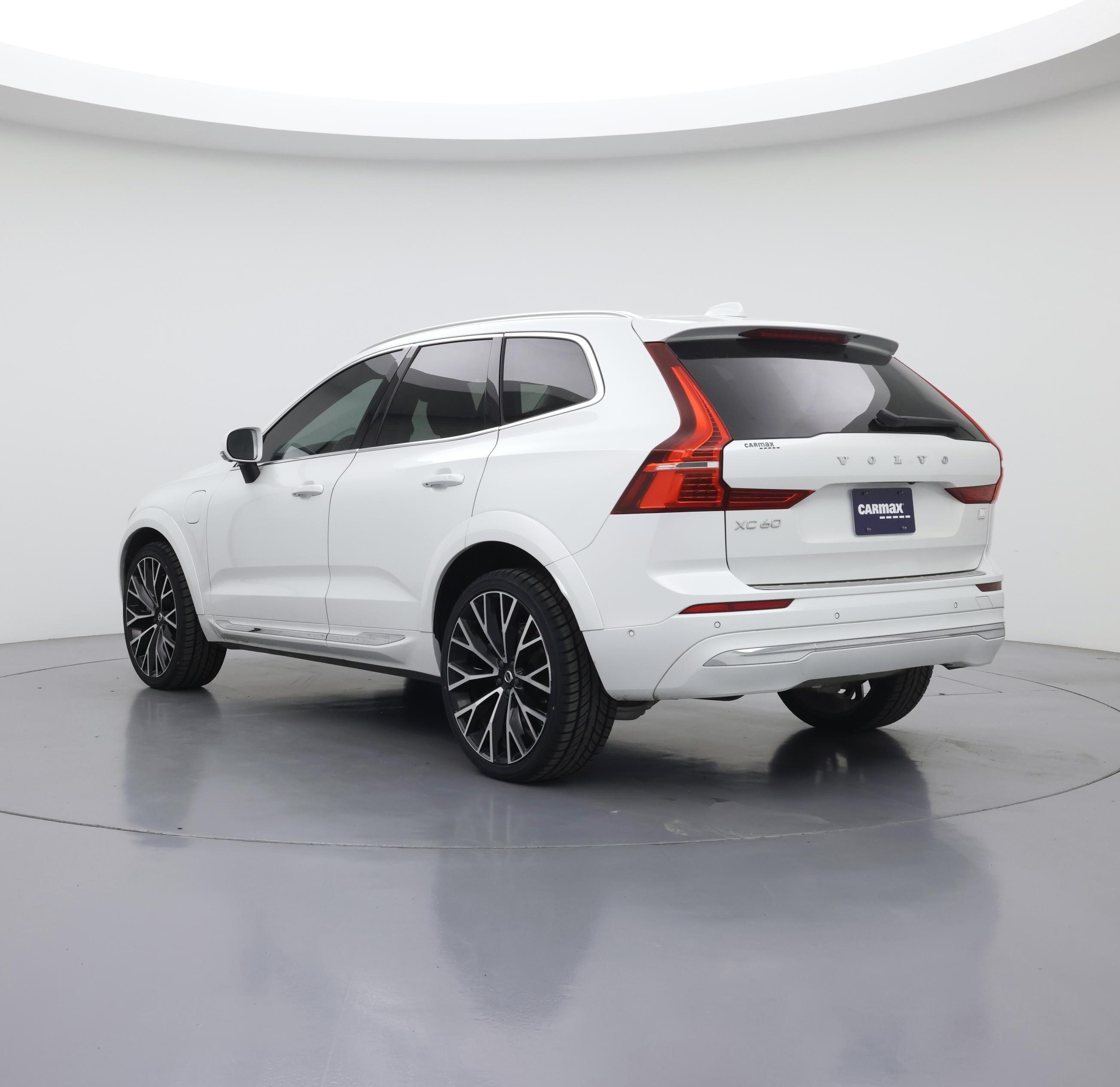 Thumbnail: 2022 Volvo XC60 - 2