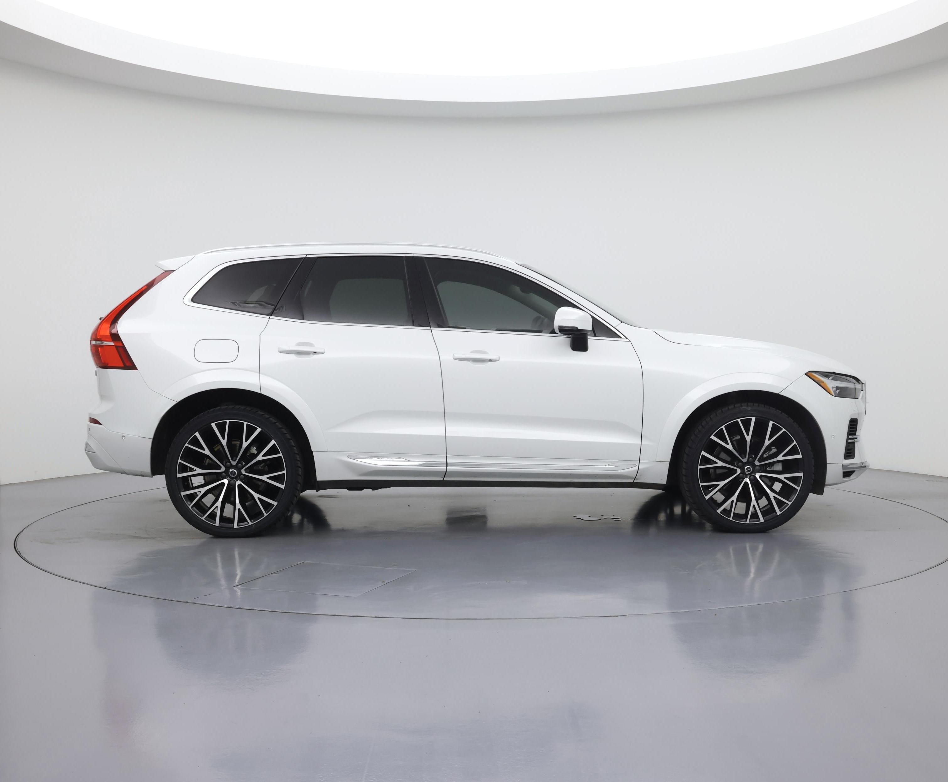 Thumbnail: 2022 Volvo XC60 - 7