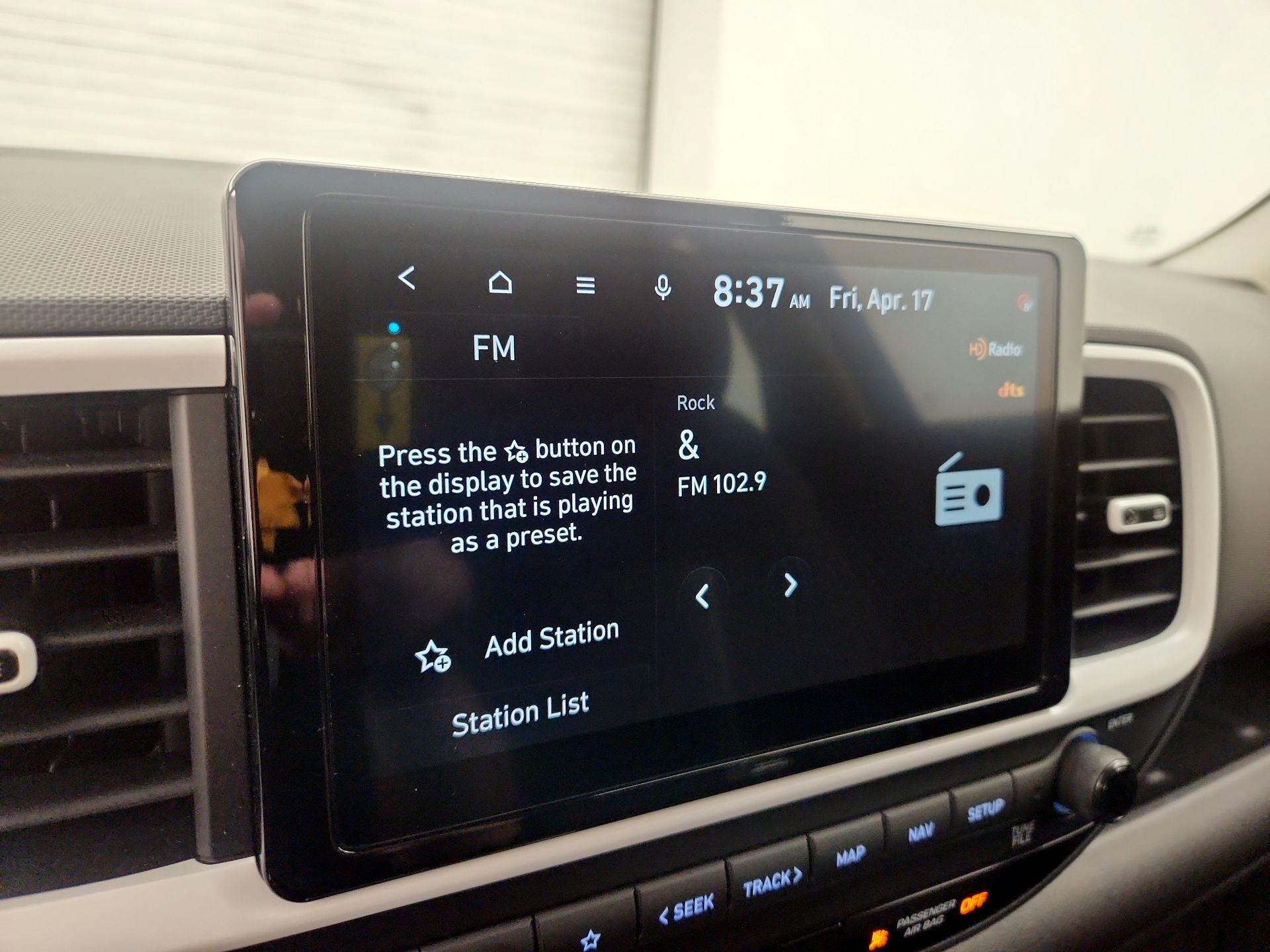 Thumbnail: 2023 Hyundai Venue - 16