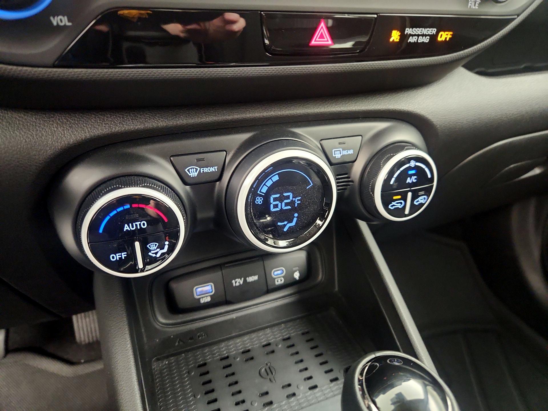 Thumbnail: 2023 Hyundai Venue - 17