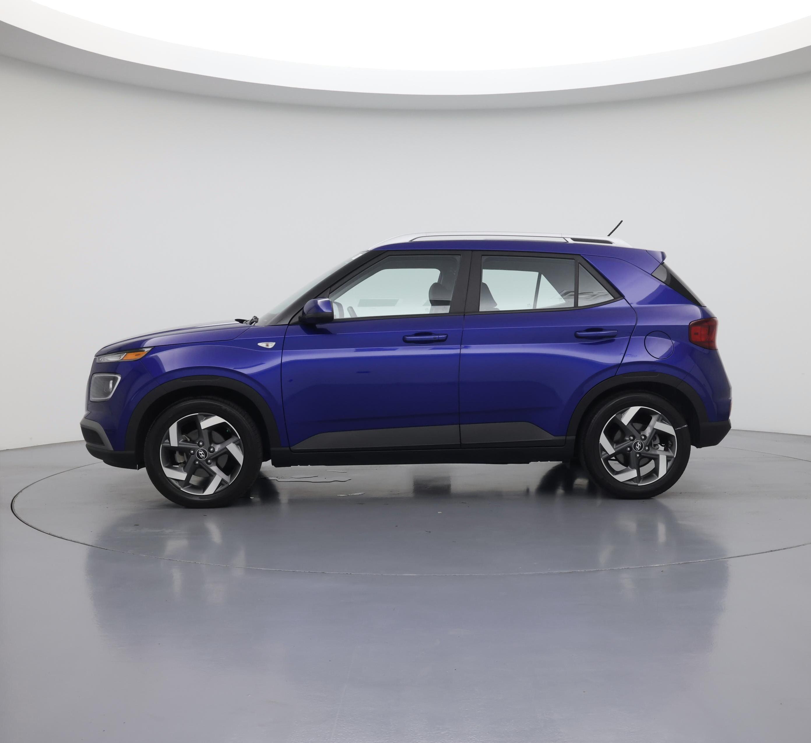 Thumbnail: 2023 Hyundai Venue - 3