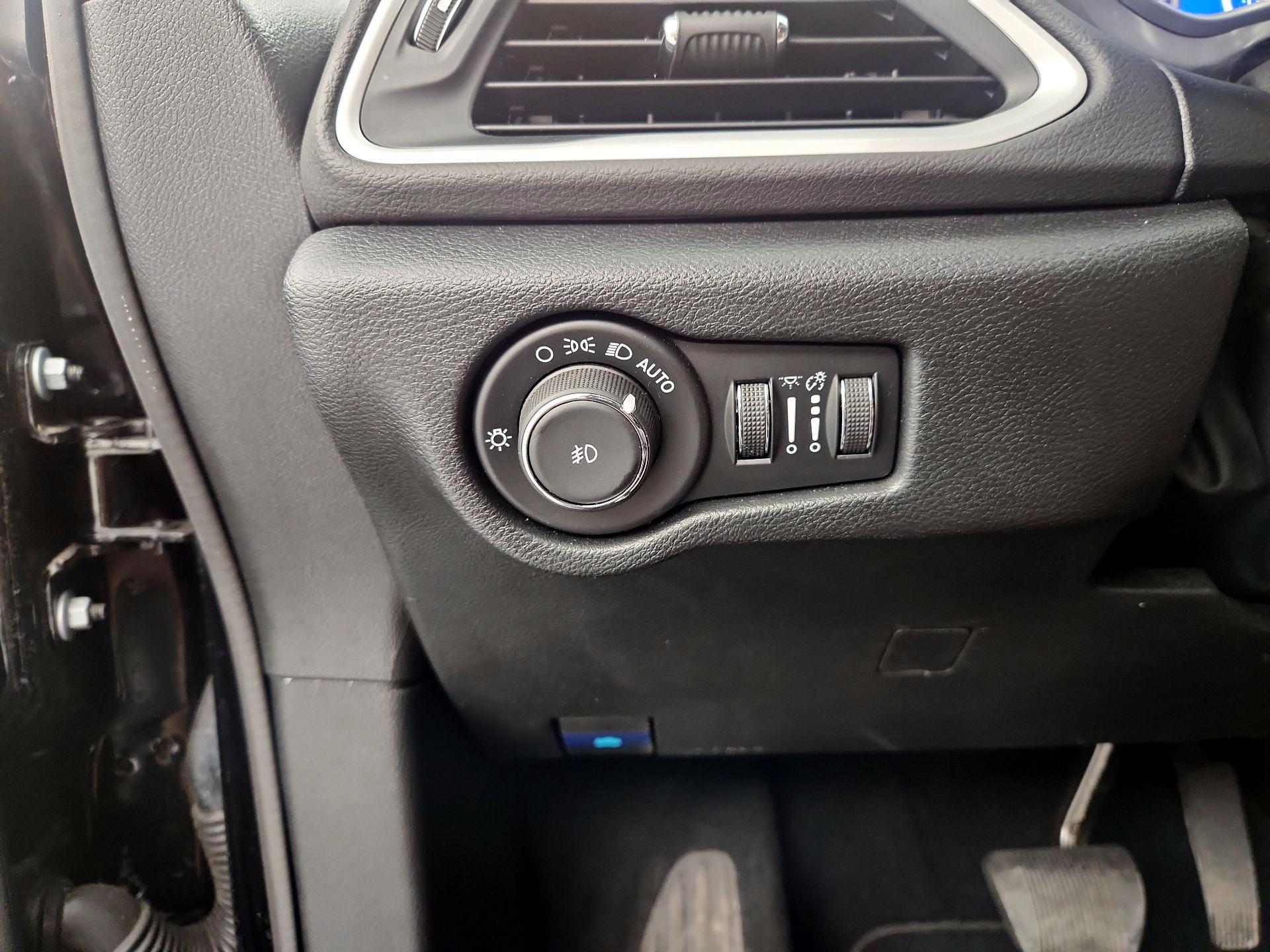 Thumbnail: 2025 Chrysler Pacifica - 13