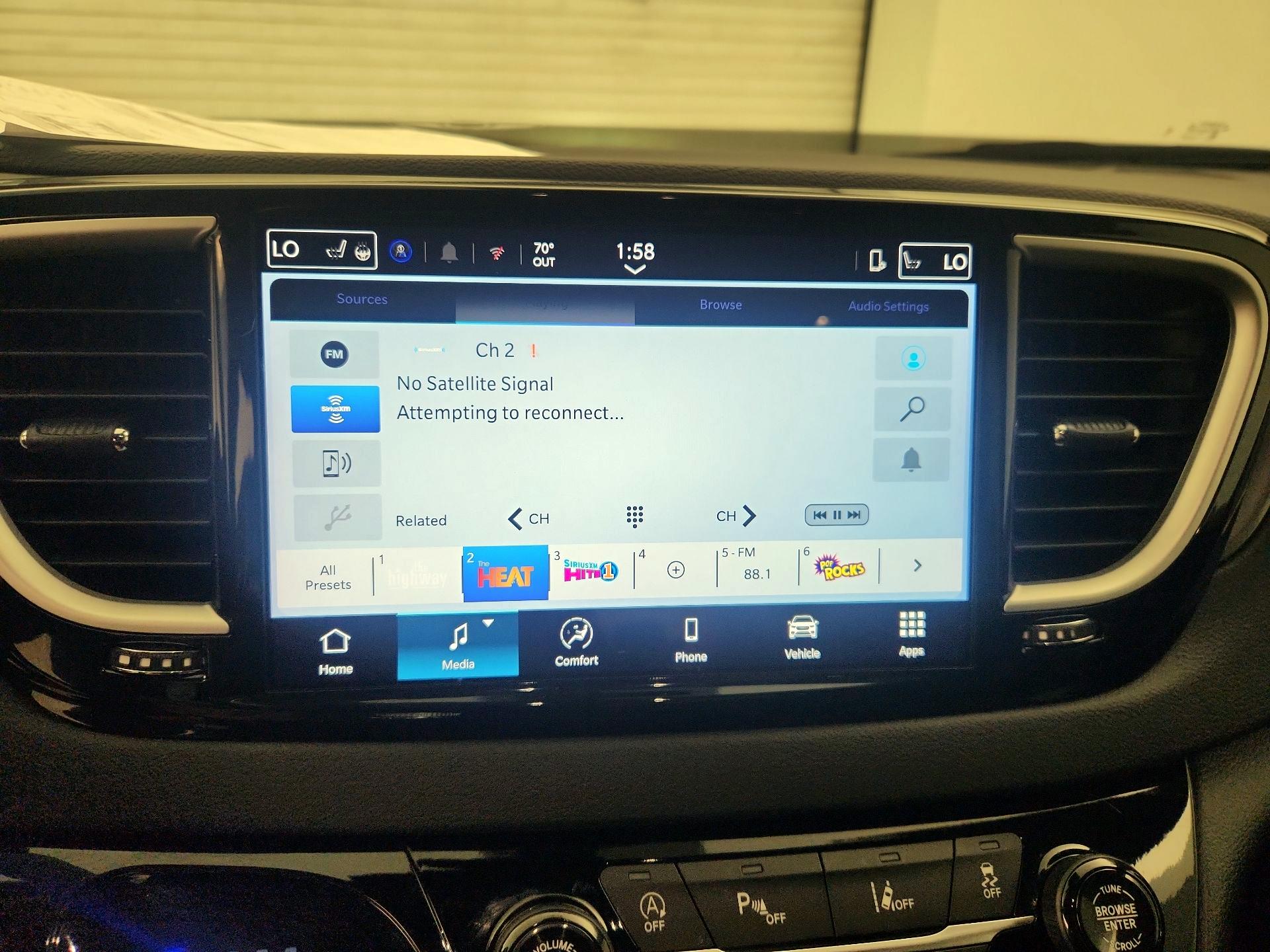 Thumbnail: 2025 Chrysler Pacifica - 15