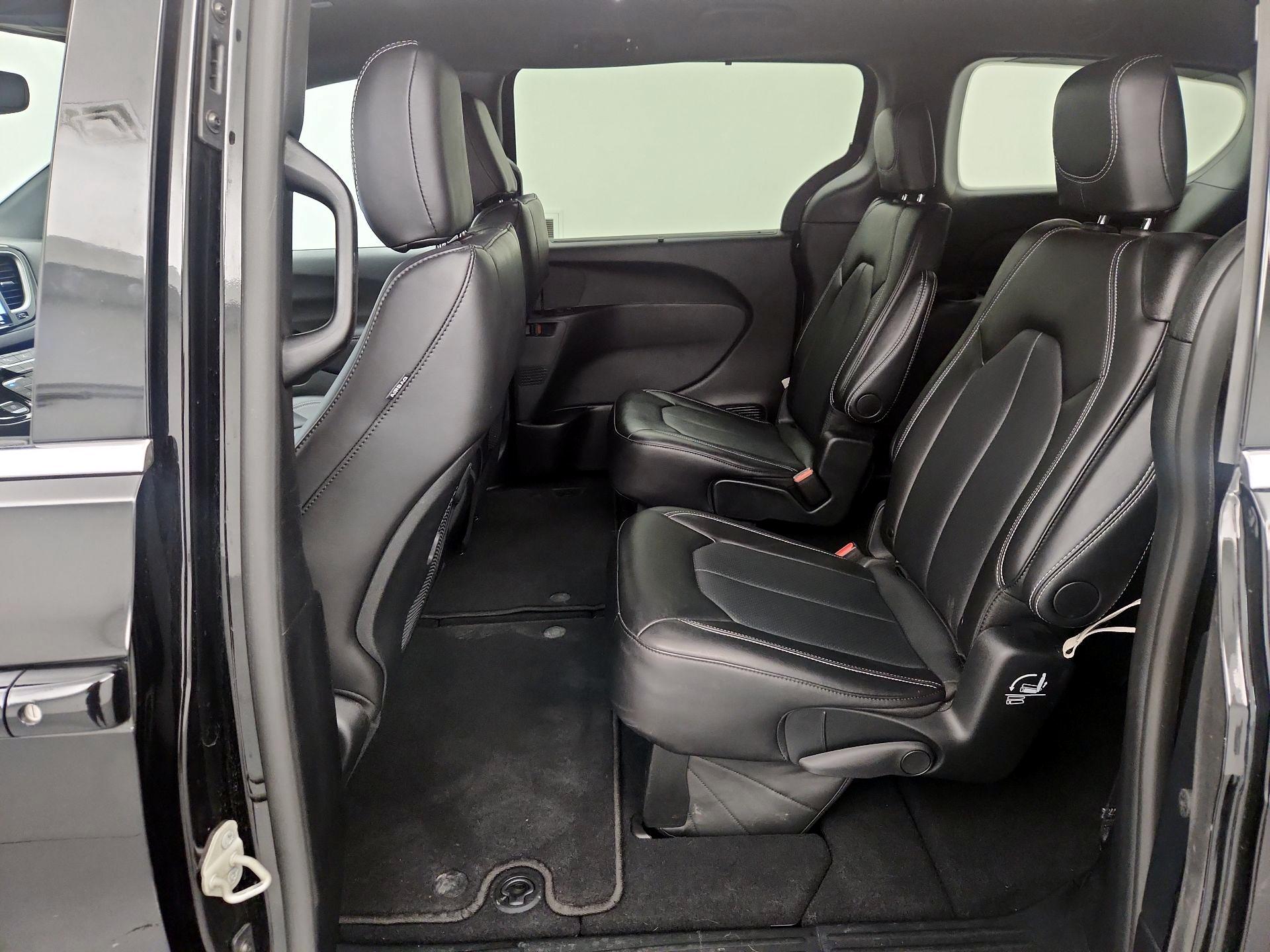 Thumbnail: 2025 Chrysler Pacifica - 19