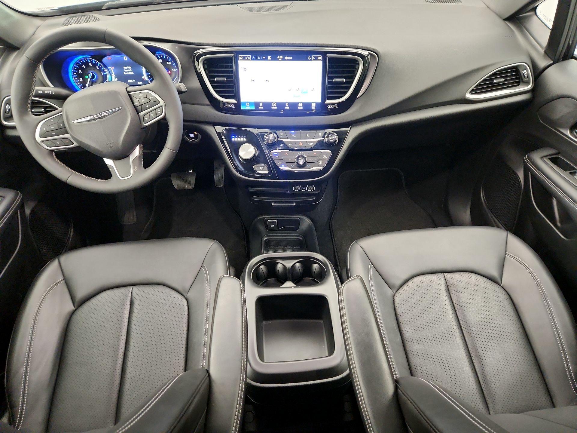 Thumbnail: 2025 Chrysler Pacifica - 9