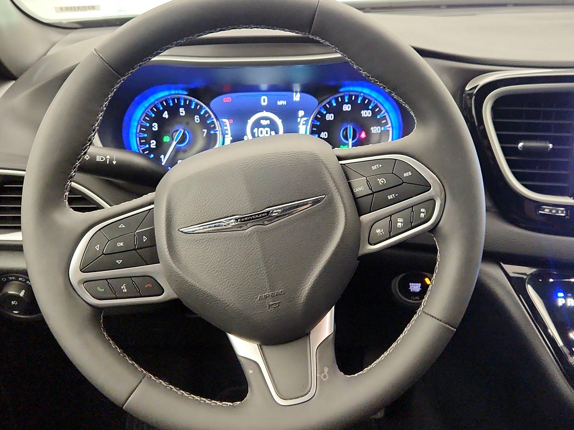 Thumbnail: 2025 Chrysler Pacifica - 10