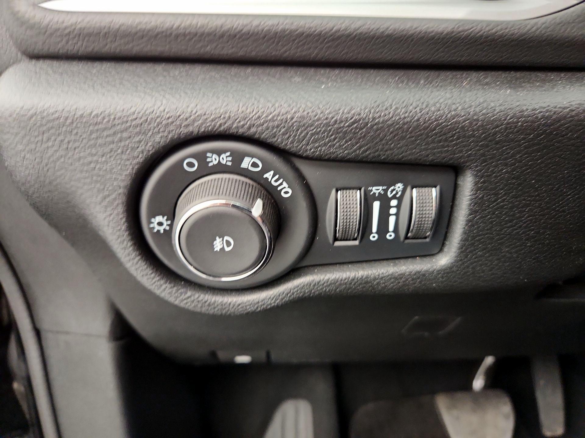 Thumbnail: 2025 Chrysler Pacifica - 13