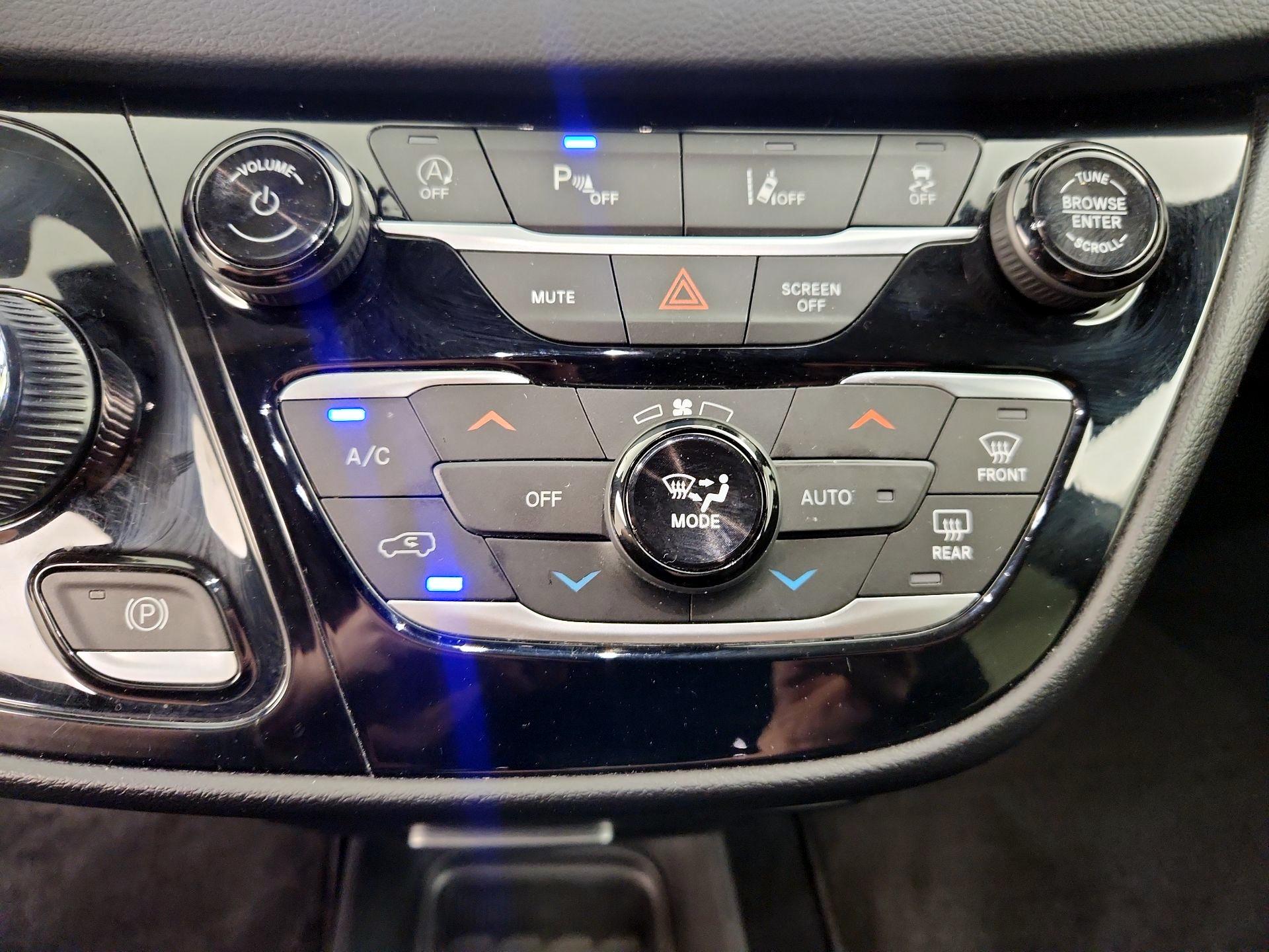 Thumbnail: 2025 Chrysler Pacifica - 16