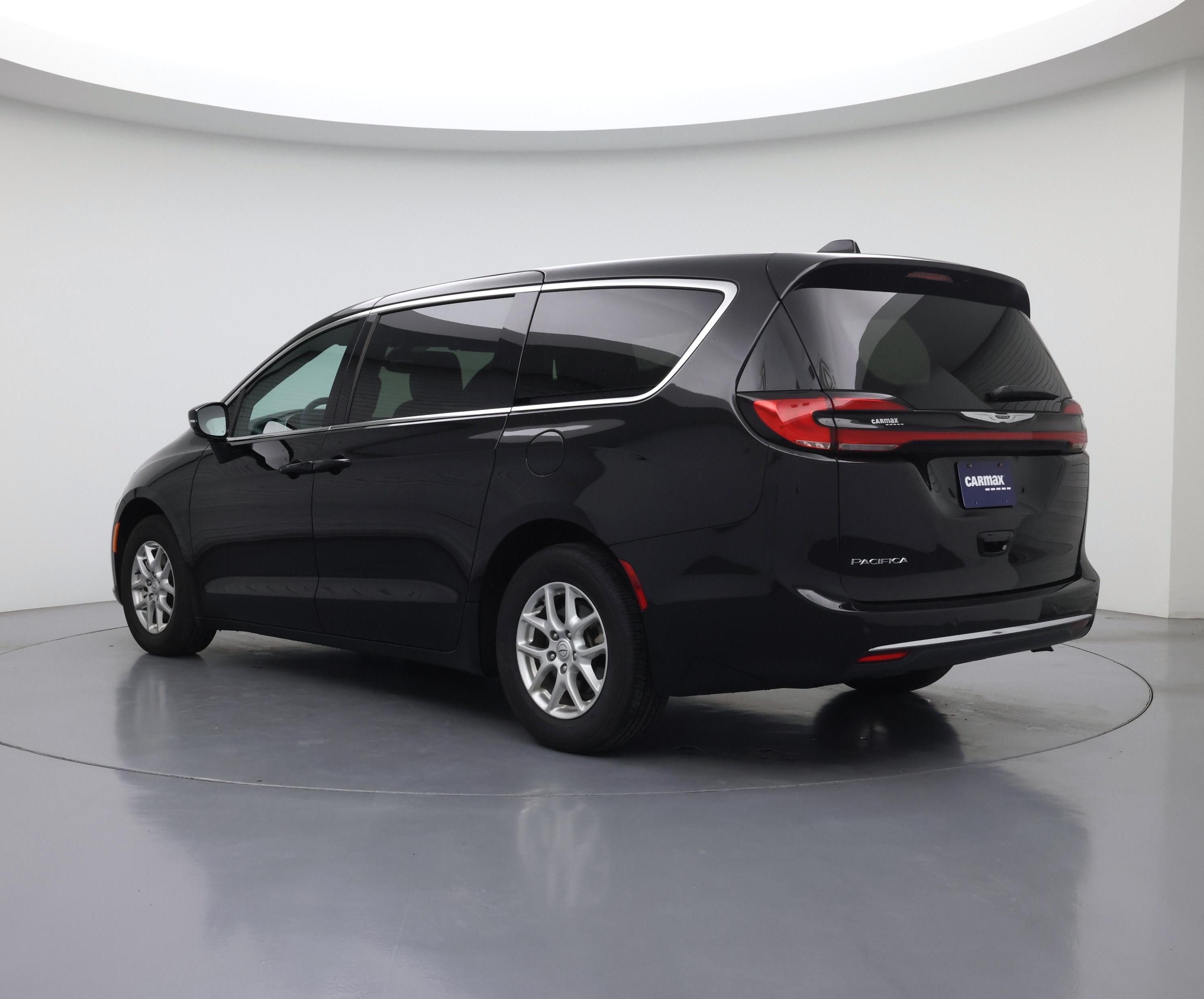 Thumbnail: 2025 Chrysler Pacifica - 2