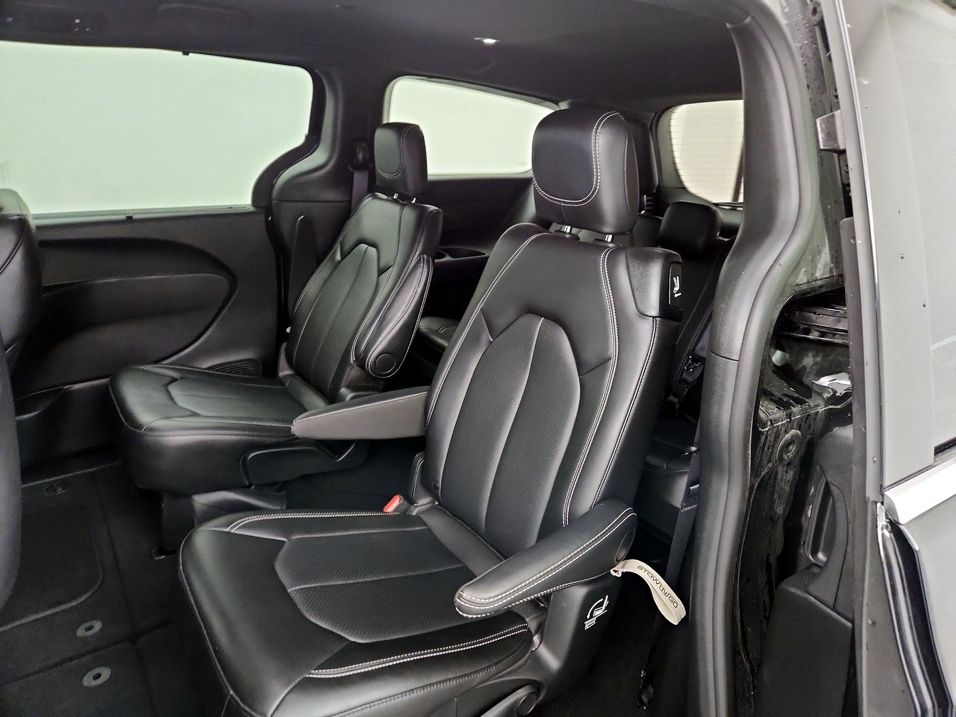 Thumbnail: 2025 Chrysler Pacifica - 19