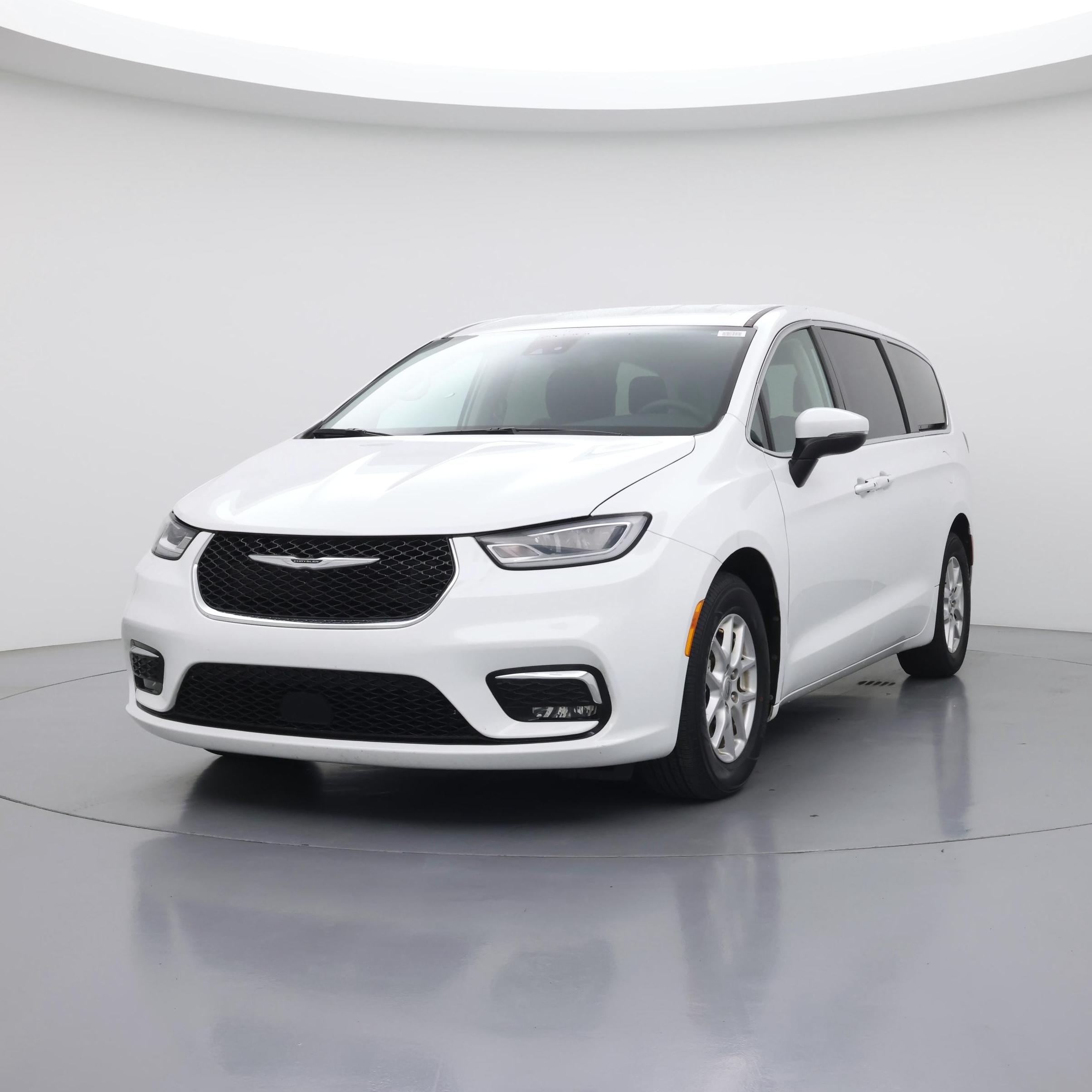 Thumbnail: 2023 Chrysler Pacifica - 4