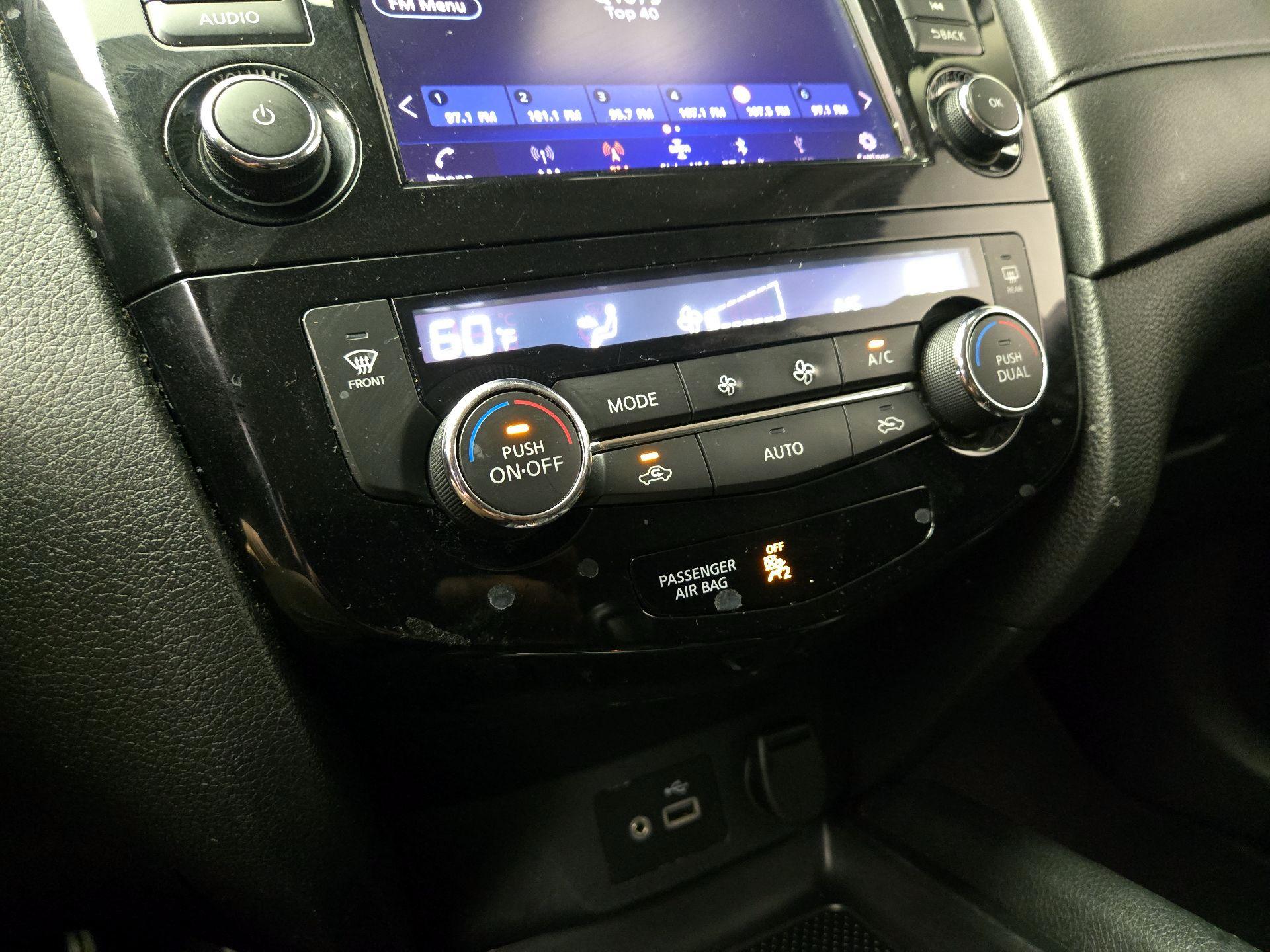 Thumbnail: 2020 Nissan Rogue - 16