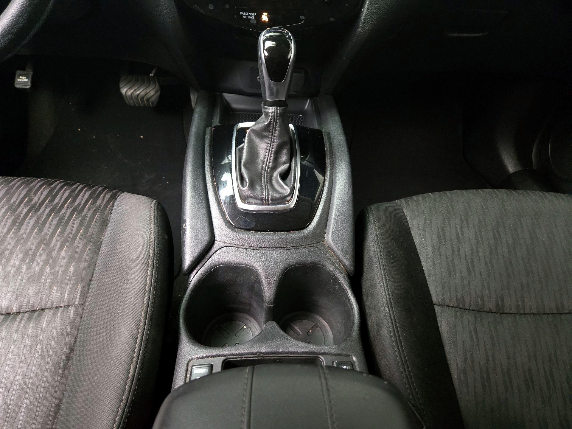 Thumbnail: 2020 Nissan Rogue - 17