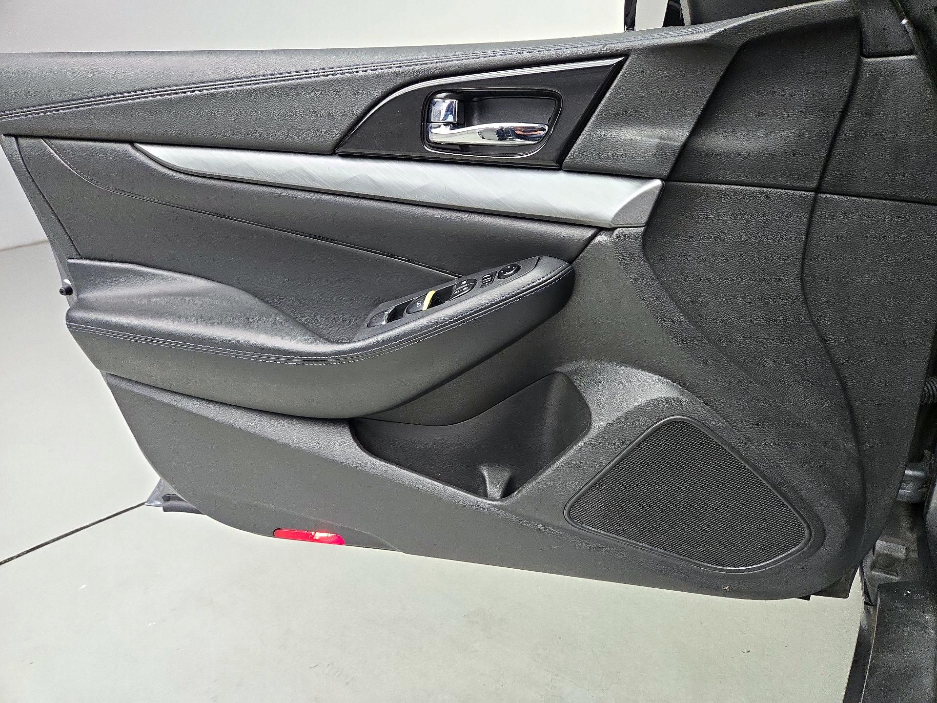 Thumbnail: 2016 Nissan Maxima - 12