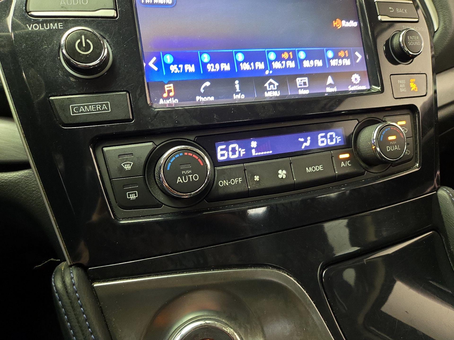 Thumbnail: 2016 Nissan Maxima - 17